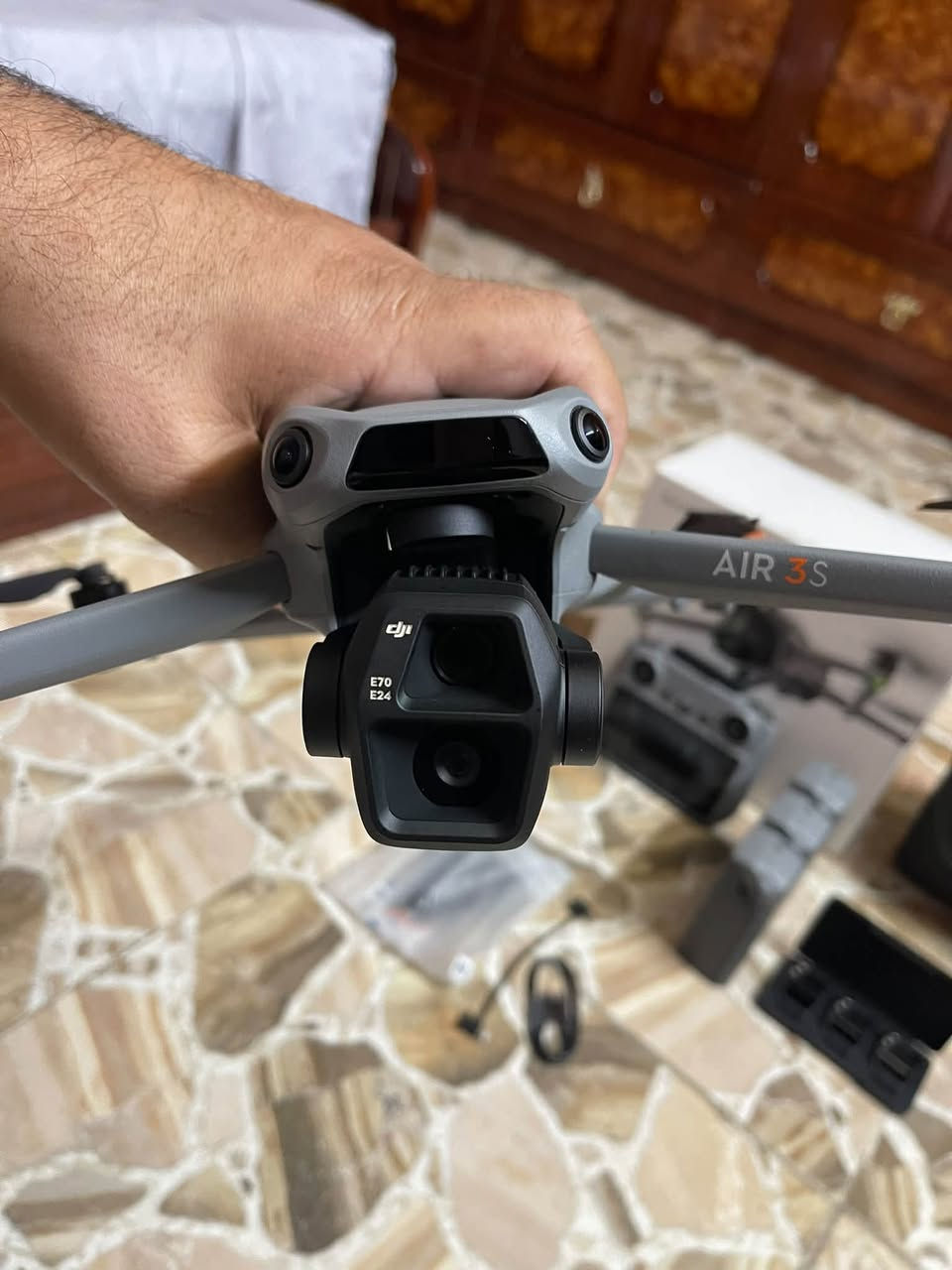 السلام عليكم
درون dji air3s  كومبو اخت للجديده لا فتح لاشخط طايره 4 مرات فقط بعدهه بالكارتون 

السعر 2300 عراقي 
المكان بغداد

للتواصل *********** لا يوجد توصيل
