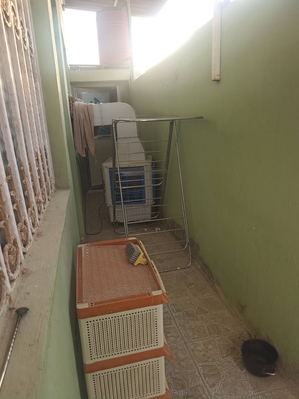 دار للبيع المساحة ١٠٠ متر مربع غرفه صالة مطبخ وستقبال صحيات داخل وخارج بناء درجه اولى صب فوك اوجوة ينباع بعه الاثاث ٤٨ مليون
من غير الاثاث ٤٠ قفل العنوان كوفه علوة الفحل مجاور الفلل الاستفسار على رقم مكتب الاسدي
***********/***********
