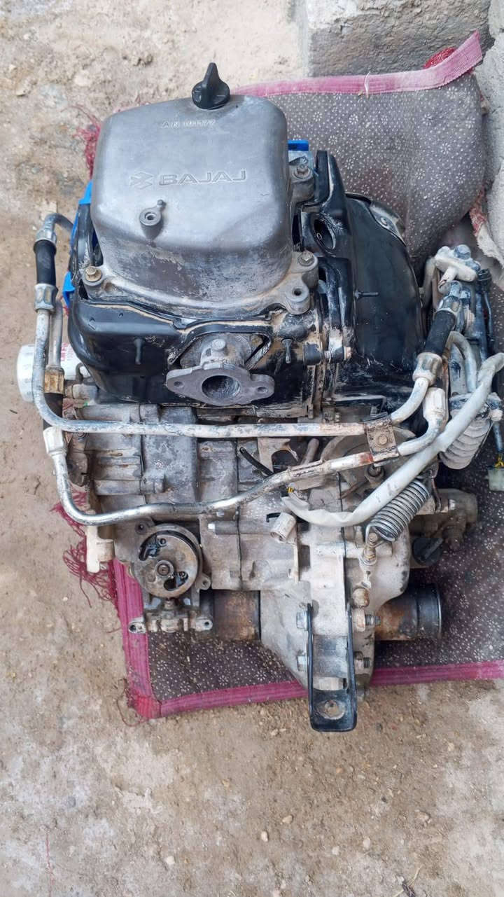 مساء الخير للجميع مكينه للبيع موديل 20 مجفته شريكه نقصها بس كير  اني مكلف بل نشر عنوان بابل لحمزه لغربي وهذا رقم راعيها ***********
