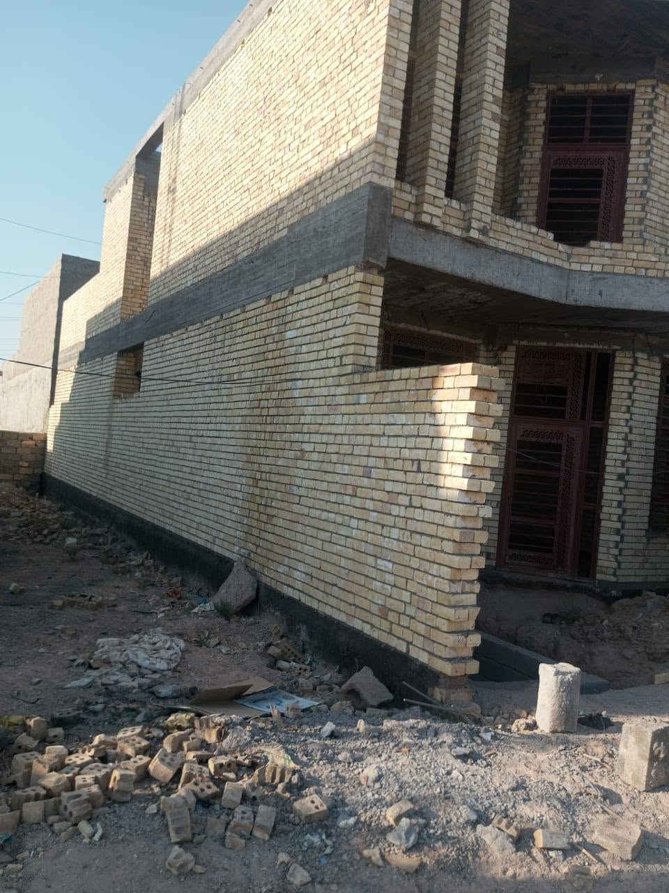 السلام عليكم هيكل للبيع المساحه 150بكاع كردي كامل شبابيك بوب حديد والبناء جديد ***********  *********** بي واتساب
