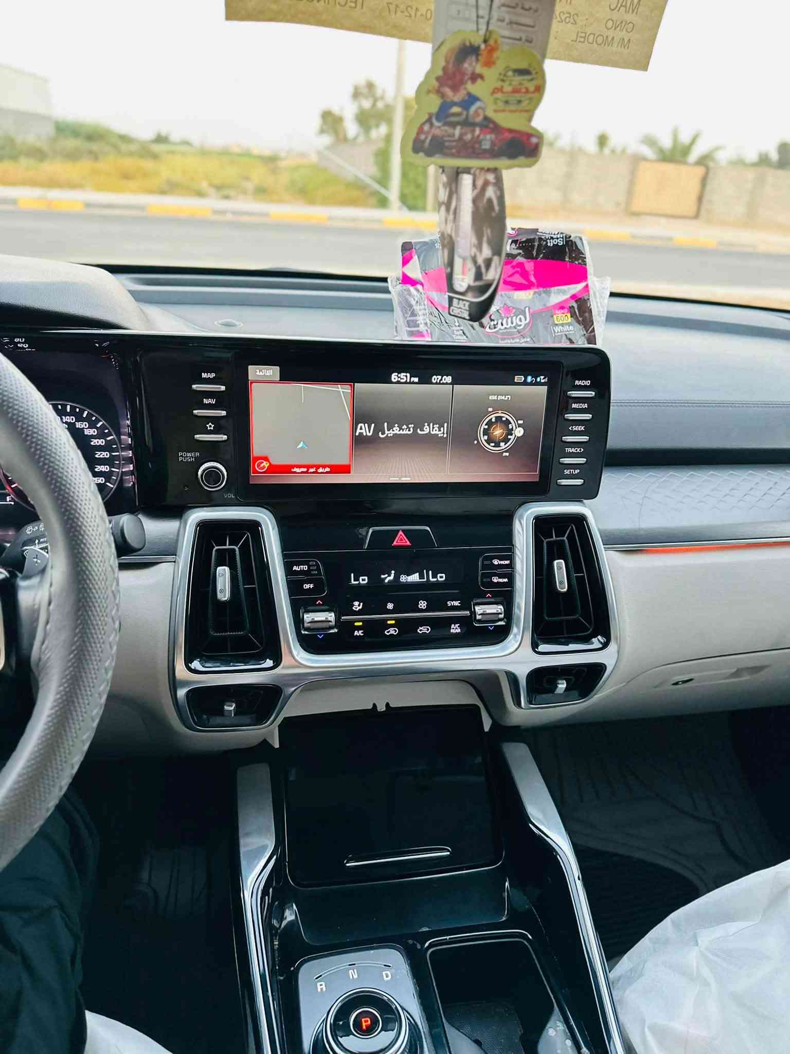السلام عليكم
للبيع سورنتو 2022 فول رقم بغداد تحويل مباشر 
سياره جديده ماشيه 90 الف حقيقي  6 سلندر 
بيها ملاحضات بسيطه حلوه سياره تخم تاير 
مكاني واسط الزبيديه الشراي يتصل ويدلل 
***********
