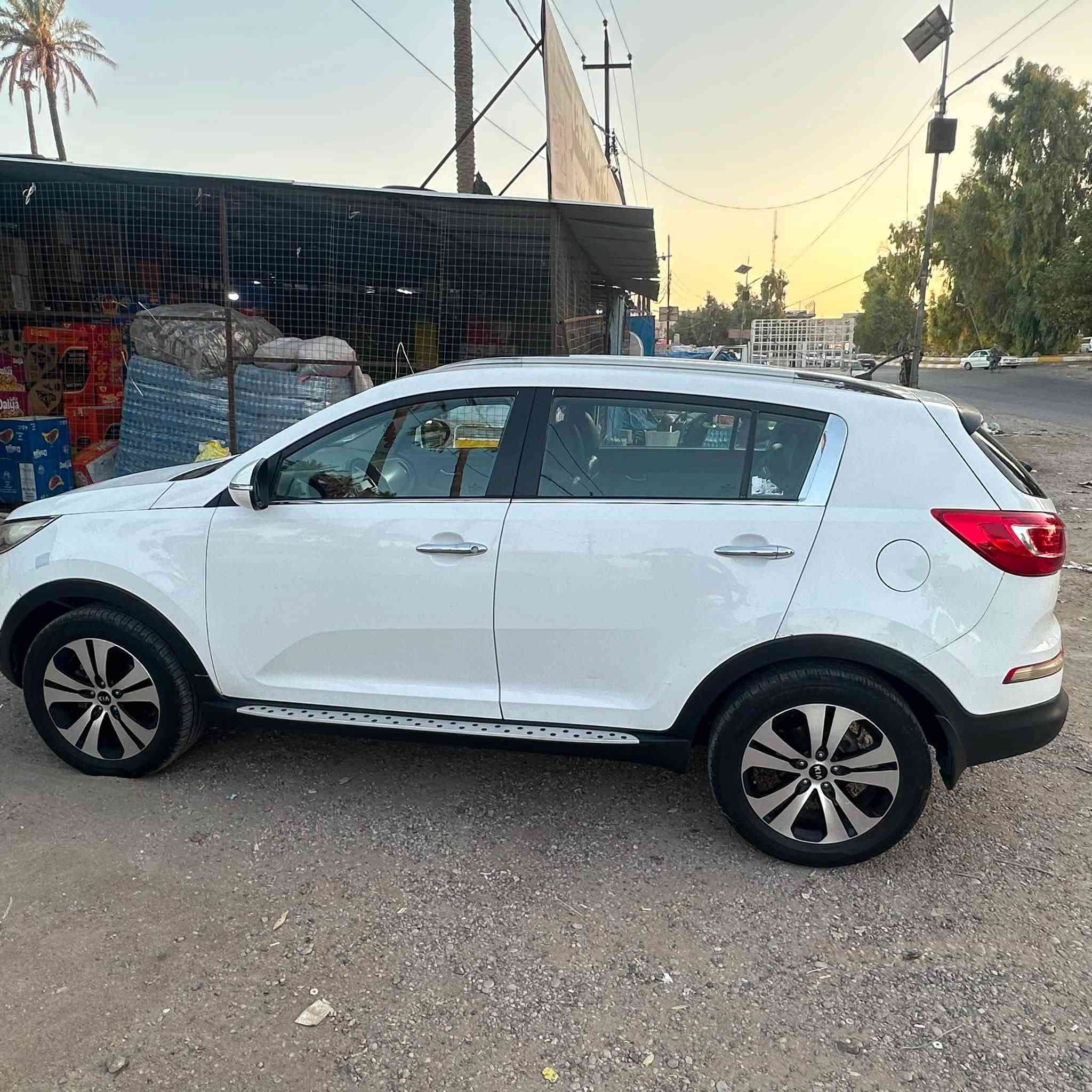 كيا سبورتج 2011 خليجي رقم سليمانية بأسمي الهزة ما منتهية عداد 111 km
محرك 2000 دوش

تحكم ستيرن جهتين 

كشن كهرباء 

مري شفط 

حساسات خلفية 

كاميرة 

السونار مرفق بالمنشور 

السعر 128 وبيها مجال بسيط

العنوان ديالى 

الهاتف ***********
