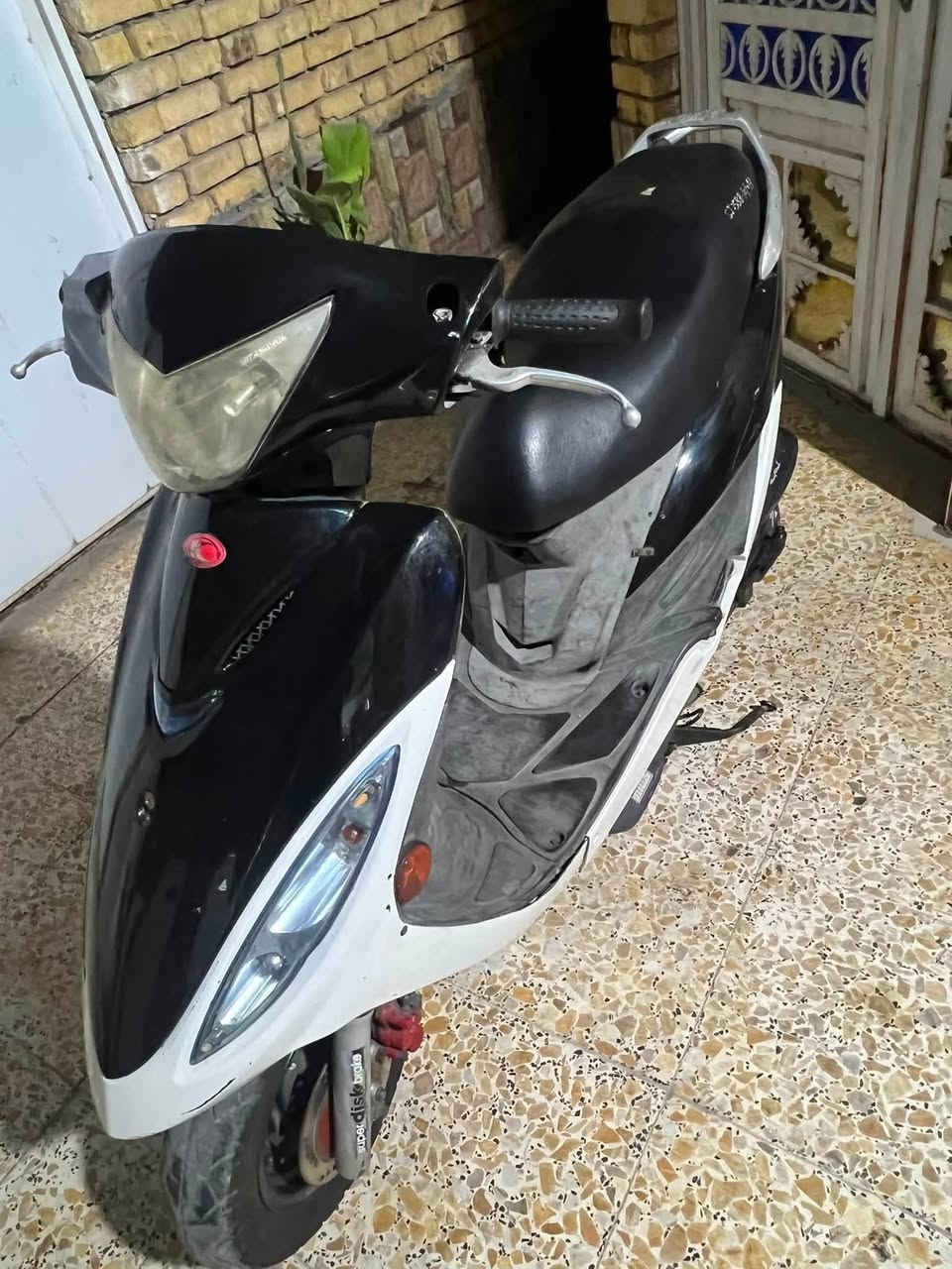 السلام عليكم دراجه كامكو جيفور جديده كلش مال رمبه شرط الفحص وين مايعجبك مكينه خرسه السعر ٦٥٠ وبيه مجال 
***********
