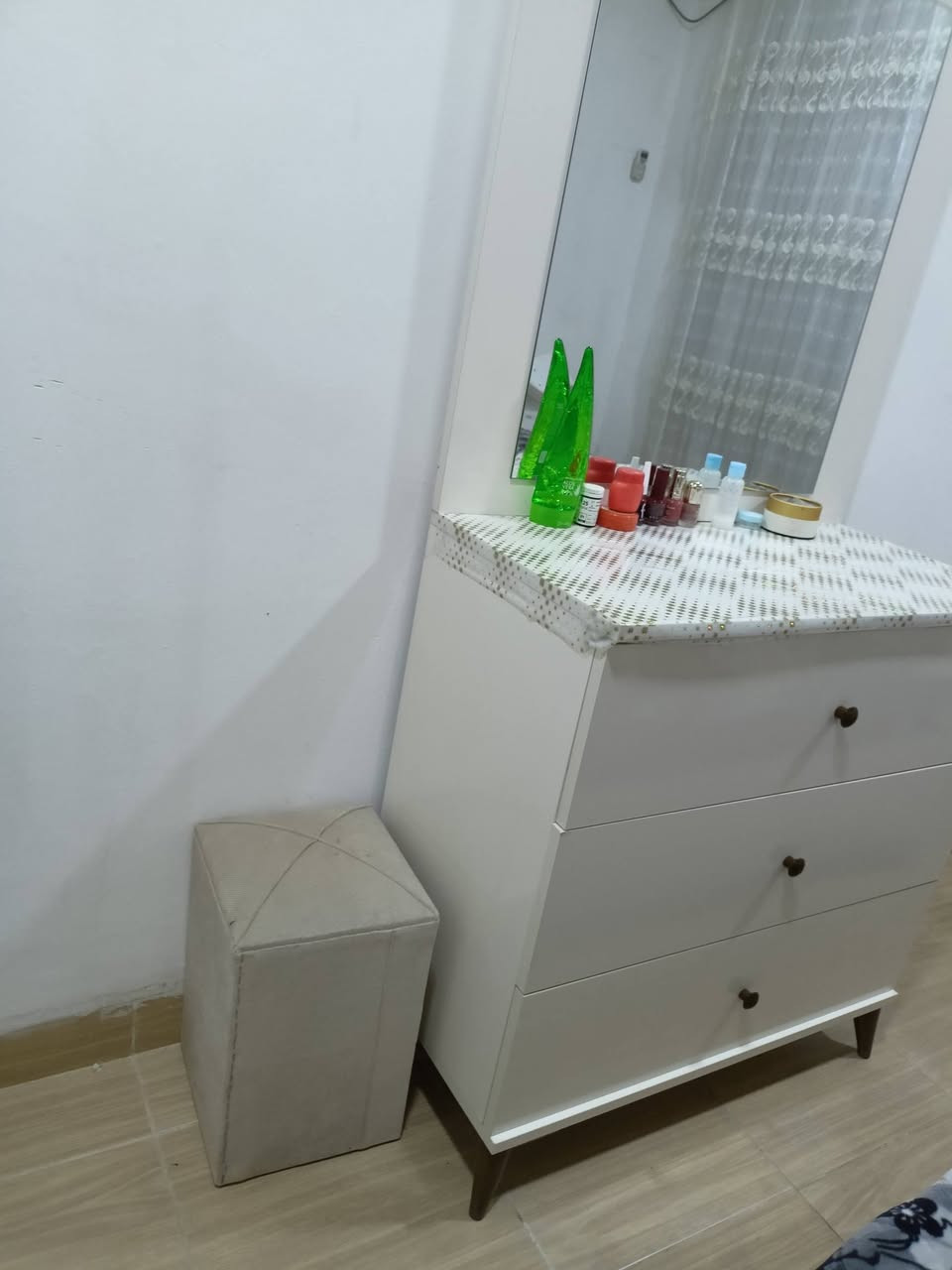 کەلار • غرفة خشب • كامل