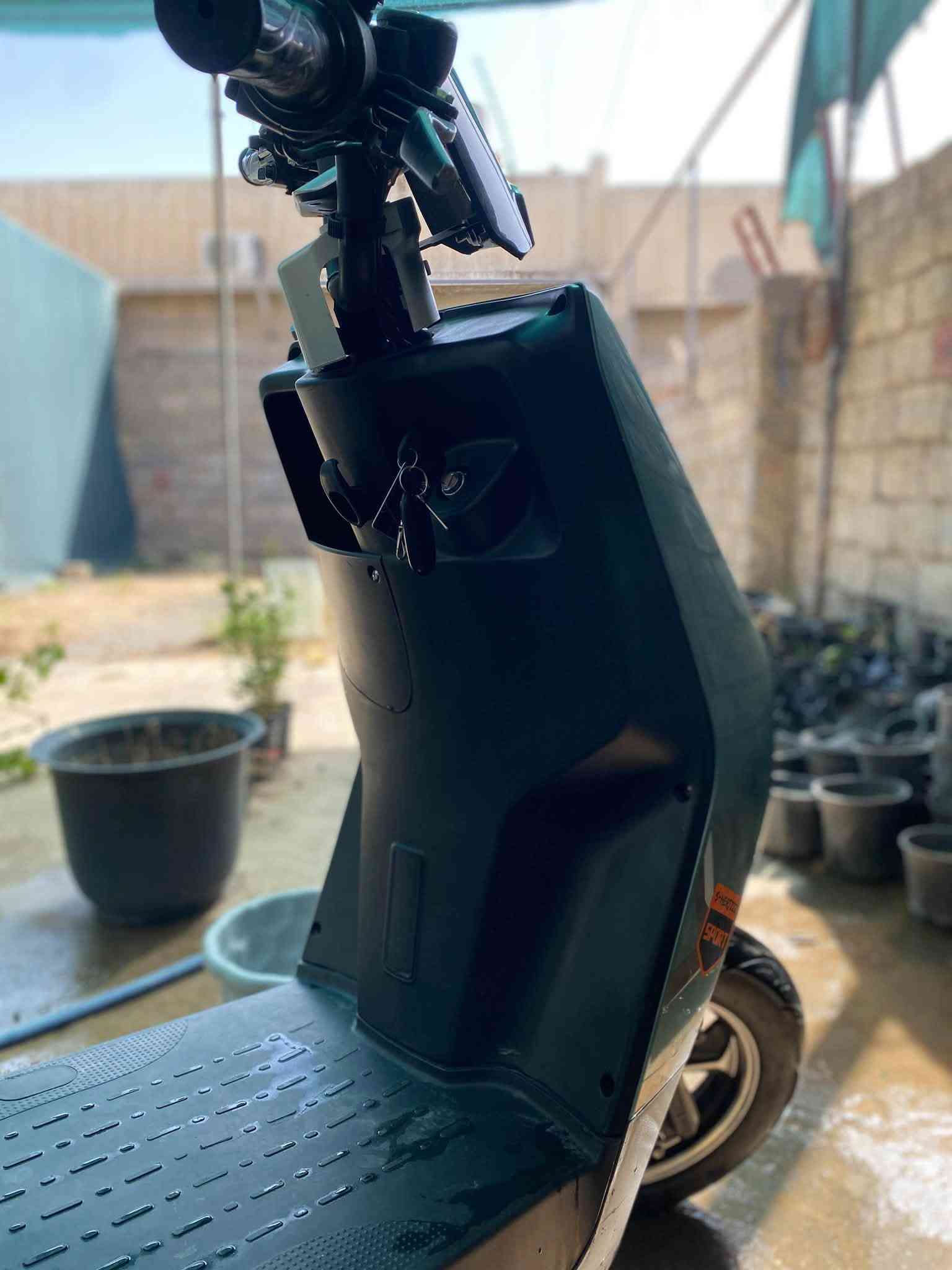 السلام عليكم عندي 318 موديل 25/26
فول موصفات اسبورت ABR 
بطارياتا يقرن 10.5
ملف 3000W
والنضافة كدام العين اشكد يسواله 🛩🔥🫀
