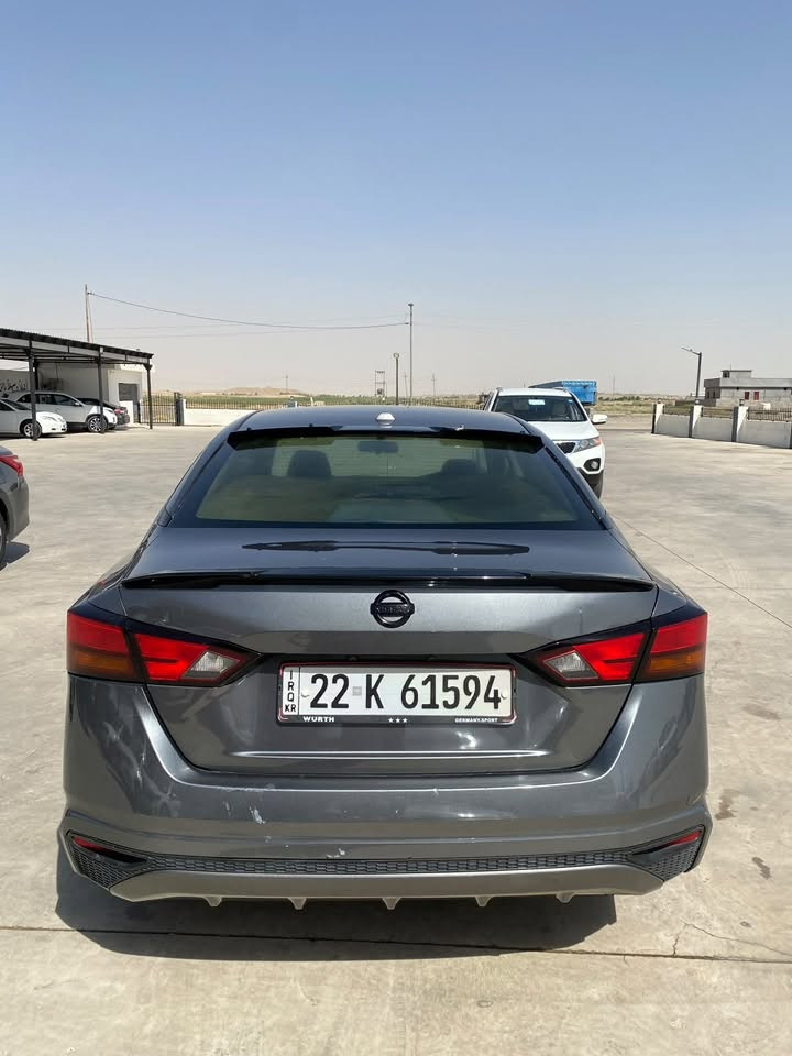 نيسان التما موديل ١٩ ضررها قطعة وحدة صبغ سيارة جديدة ماشية ٩٤ كلشي وضع شركة حيل نضيفة ***********
