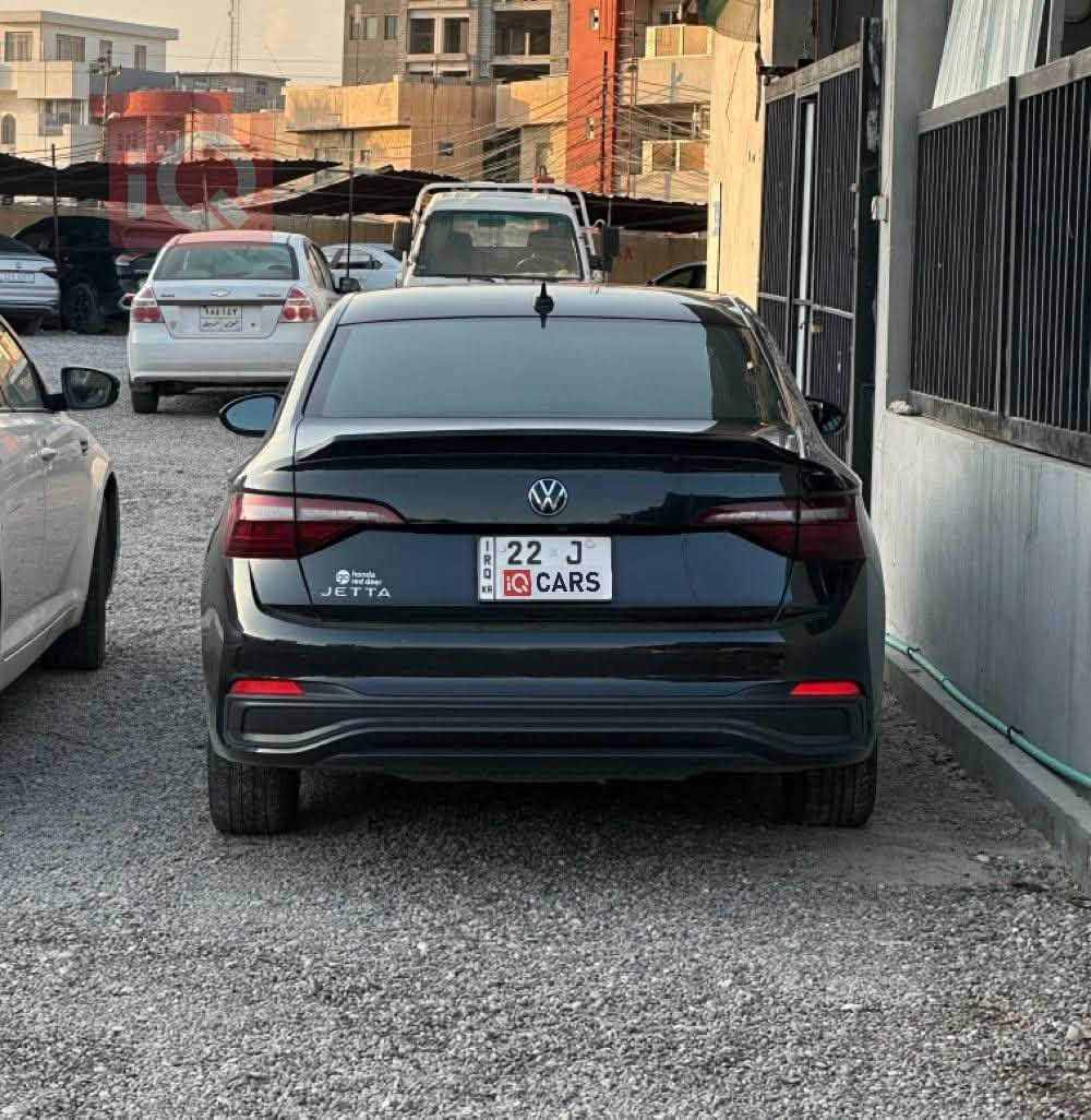 Volkswagen geta🖤
كلين تايتل بدون صبغ!!!
بدون ايرباك 
سيارة بلادية مامبدل بيها برغي
موديل 2022 محرك 1.5 تيربو
لون اسود 
مواصفات sel 1/1 شاشة جبيرة رادارات تشغيل عن بعد بانورامة قيادة ذاتية كشن وسكان تدفئة دشبول 7 الوان
ماشية 90 الف كيلو متر 
وارد كندي 🇨🇦 
كهربائيات مابي اي كود سيارة وضع شركة 
كزوز وحجر بيئة بلادي ماملعوب بيهم
تخم تاير جديد صارلة شهر 
كير ومحرك بشرط مامبدل ولا مفتوح شرط شرط
تبريد بشرط 
صدرها 100‎%‎
دهونات والسوائل كلها جديدة 
السيارة اقتصادية جداً 
السيارة مصروف عليها ومسويلها ادامة قبل اسبوعين 
رقم اربيل وب اسمي تريد وكالة تريد تحويل حاضر
هزة وفحص جديد تجي تحول ساعة وتتوكل 
السيارة جاهزة ومكملا جايناتها وتفرعاتها وعقولها كلها بلادي وماملعوب بيهم 
***********
***********
مكانها اربيل
سعرها بلاش وقابل للتفاوض 157 ورقة 😍
3VWSM7BU3NM002123

نص مكتوب في الصور:
- iQ
- iQ CARS
- قص