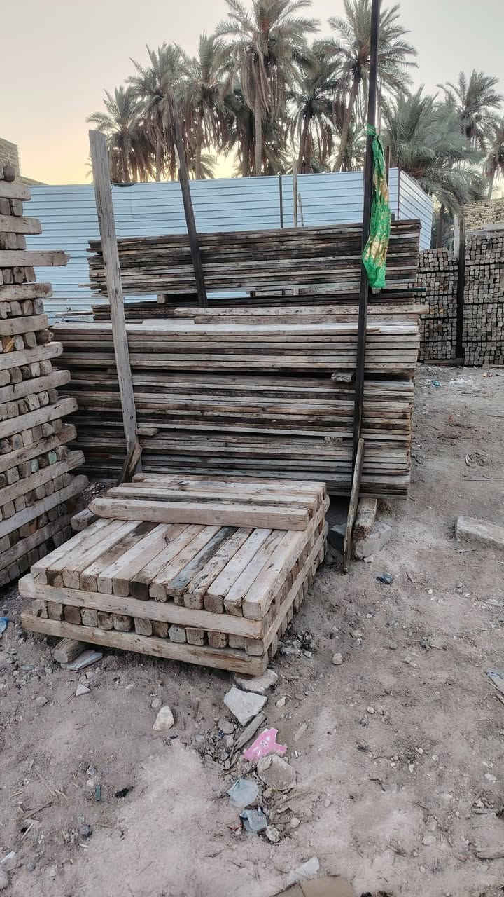 @للبيع
سير طول مترين وطول متر ونص وطول متر. وبقار طول 50 
لوح مقاصير طول مترين. وطول متر ونص. وطول متر.
اسعار مناسبه جدا
العنوان الحله نادر الثانيه
***********
