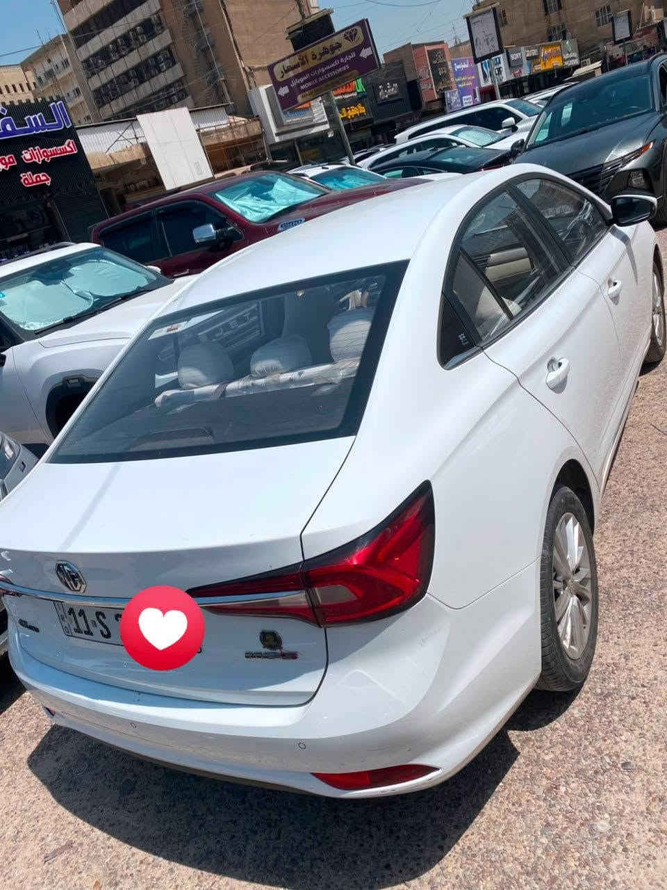 السلام عليكم
Mg 5 2023 
رقم بغداد الجديد 
ماشية 78 الف كم 
مواصفات السيارة 
ويل 17 
شاشة لمس مع دعم Apple CarPlay 
مكيف هواء امامي خلفي 
مثبت سرعة.
حساسات إضاءة.
مرايا كهربائية.
وسائد هوائية أمامية.
نظام ABS وEBD وESP للثبات.
نظام مراقبة ضغط الإطارات (TPMS).
مثبت مقاعد أطفال ISOFIX. �
السعر المطلوب 85 ورقة وبيها مجال 
***********
