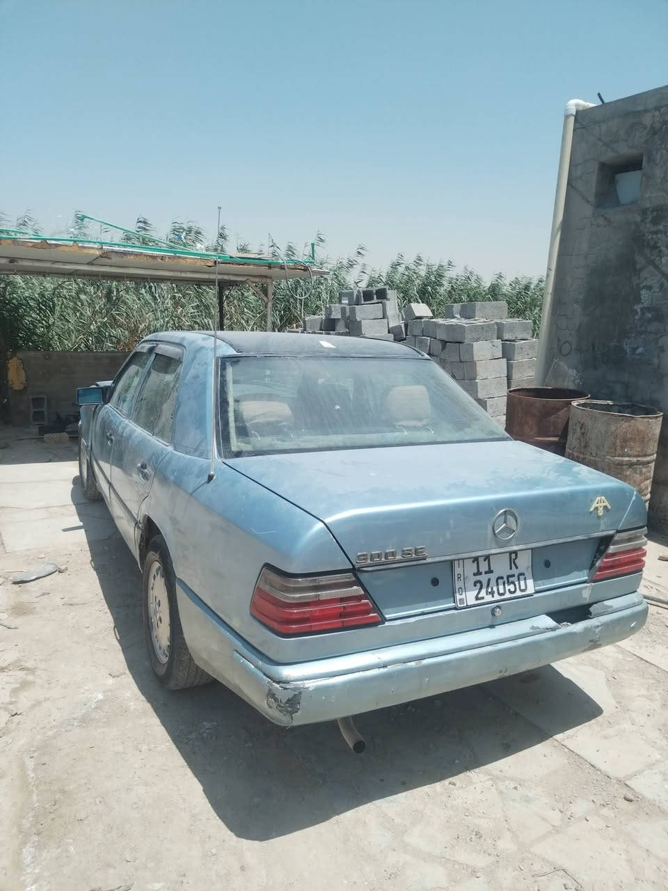 السلام عليكم شباب سياره مارسيدس للبيع دب موديل ٨٨ رقم بغداد انكليزي بأسمنه سنويه ل٣٠ مشروع وطني كير ومكينه شرط صدره نضيف سياره مال تعمير بيه خياس بل شاصي سعر ٢٦ مكان بغداد رقم ***********
