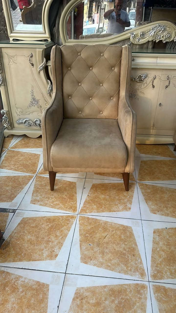 تخم عشره مقعد السعر ٨٠٠الف التخم حطاطه في معرض الرمادي العنوان شارع الكص قرب سوق الذهب رياض العبيدي ***********
