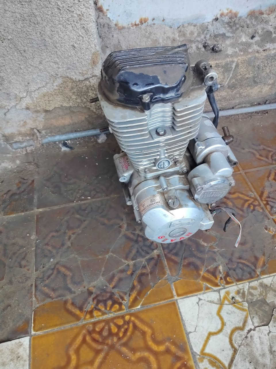 السلام عليكم شباب مكينه إيراني ابيعه حديده رايدها ب١٠٠
