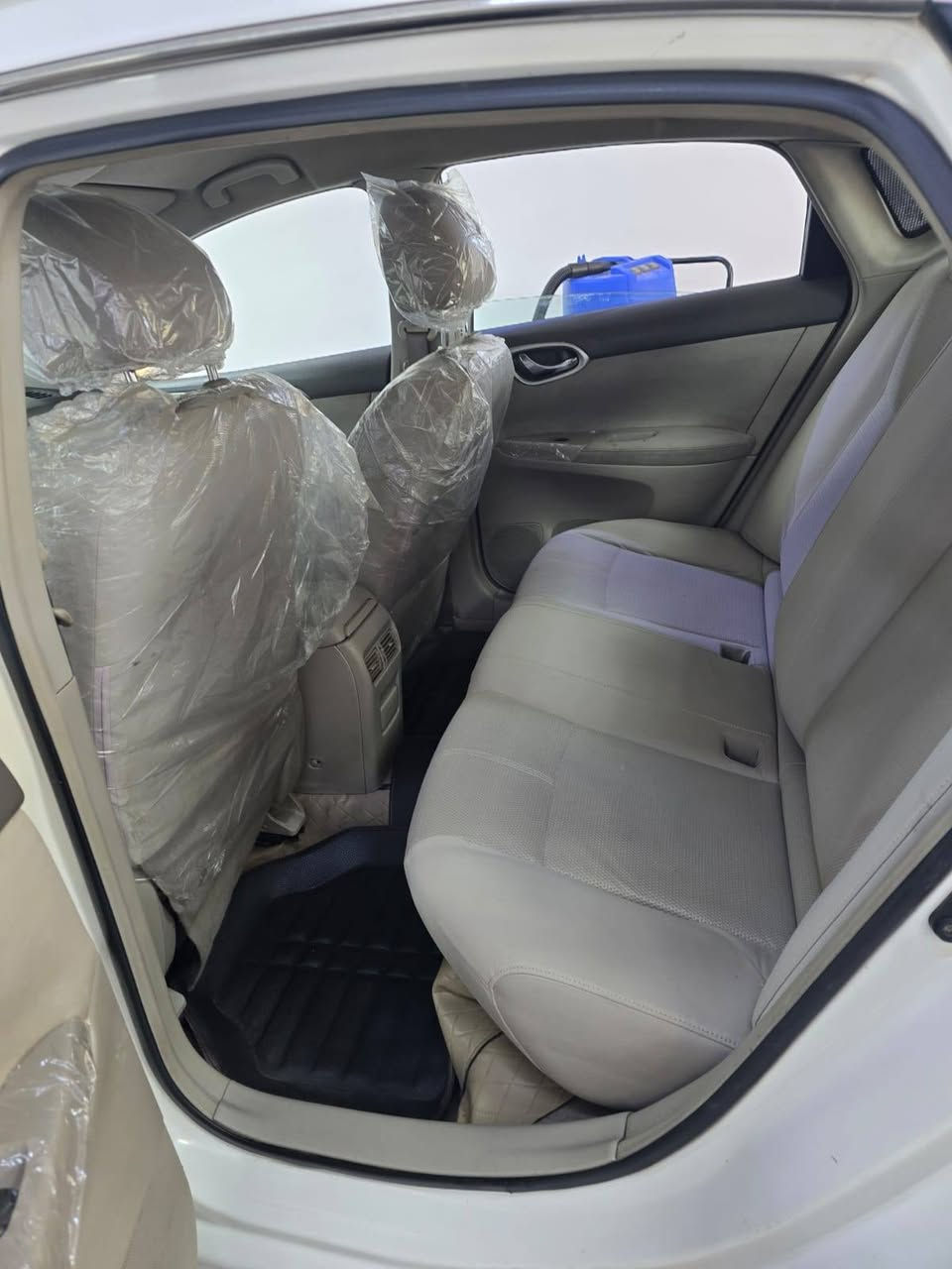 سنترا وارد خليجي مكفوله من كير ومكينه وبدي كفالة عامة  
عدا بارد بالجاملق الخلفي  
السياره موديل ٢٠١٦ ماشيه بحدود ١٠٠كم
كلشي شغال وجاهز من تبريد وحدادية ....
السعر المطلوب ٩٠ ورقة
مكان السياره في البصرة شارع الاستقلال 
للتواصل ***********
