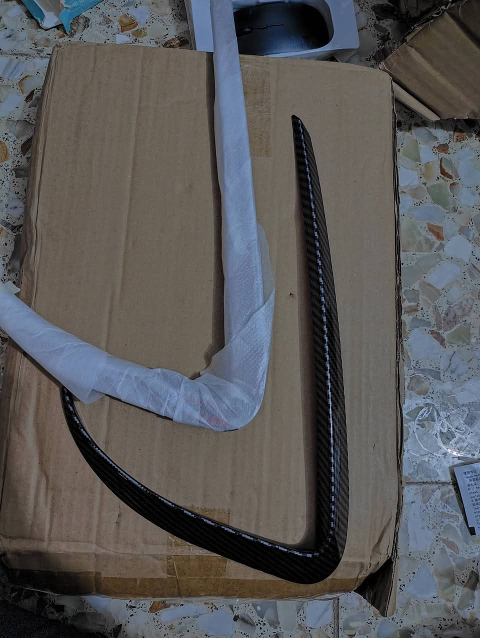 قطع اغراض سيارات كلها جديدة واسعار مناسبة
يوجد توصيل التواصل خاص ماسنجر أو واتساب ***********
