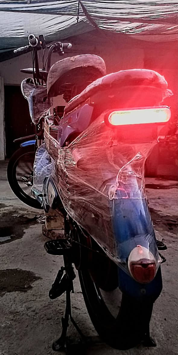 السلام عليكم دراجه شحن كهربائيه جديده بطارياتها جدد شاحنتها جديده توني ماخذها يعني جديده بمعنى الكلمه سعره 175عنوان بصره خور لزيبر قراب شقق صفر هاتف ***********بي ولساب
