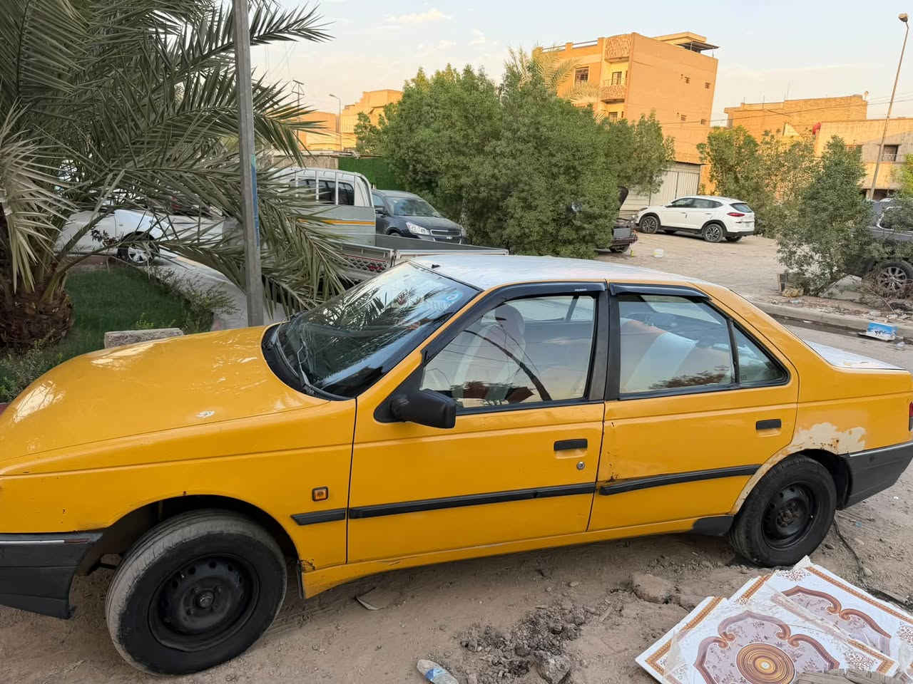 بيجو روى 2009 السياره خير من الله كير محرك مكفول نقص بس صدر خلفي صدر امامي جديد او بيه اخياس او مصلحه باقي على صبغ بس دافع افلوس تبريد شغال السعر 23 ورقه بيه مجال السياره بسمي تحويل ثاني يوم  
للتواصل بس اتصال ممتواجد على فيسبوك ***********
