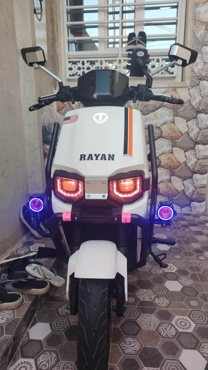 جوكر السوك
ريان وحش الكون المدرع الvip فول مواصفات 
مواصفات معروفه مال ريان الماطور حيل جديد وعلى ايد وحده

مستخدم شهر وشويه 

بطاريات ٦ مسطره شرط الفحص كلهن 

ملف ٢٠٠٠ 

سرعه ٨٠ حقيقيييي 🔥🔥

يمشي ٨٠ كيلو وحسب السرعه والوزن 

المكان موصل حي الوليد 

***********
