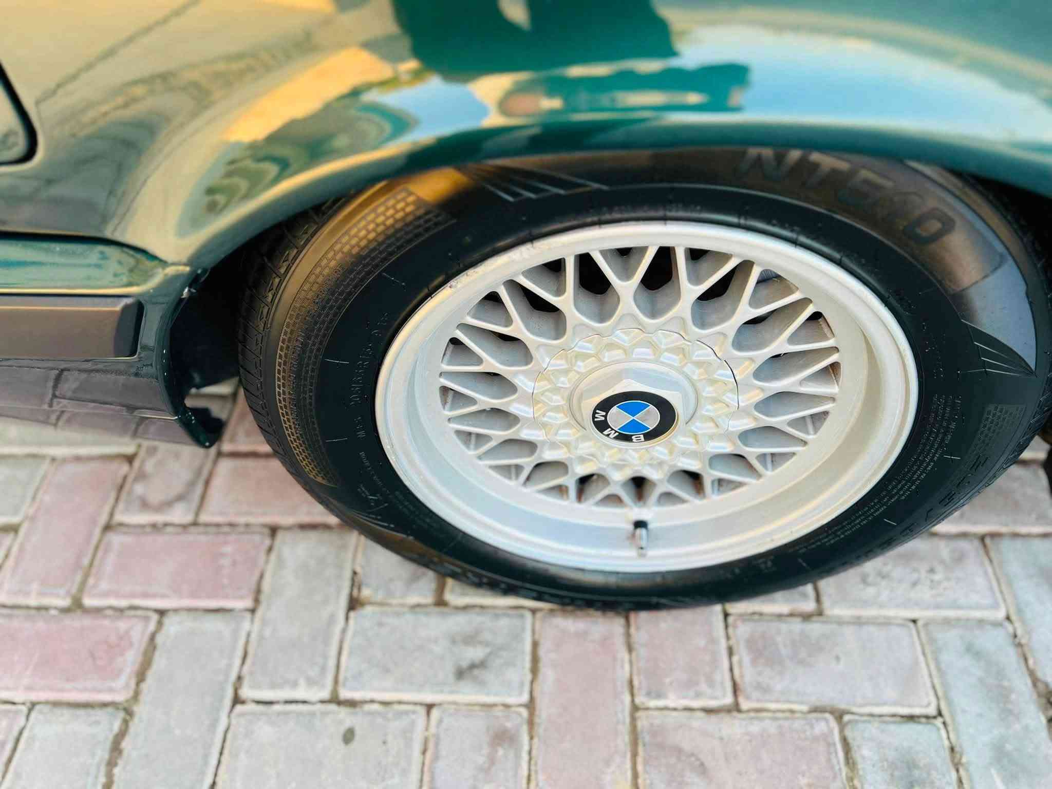 للبيع BMW 525i
حجم 525i اصل
 موديل 92
 محرك مسكر فانوس
 كير اوتماتيك
كير ومحرك شرط
رقم اربيل تحويل مباشر
 بجم عريض 
 تخم تاير جديد
 حداديه جديده 
فتحه سلايت
 تبريد شغال
سنترلك تقفيل
غرفه جديده 
بطاين 4 جديد
 كهربائيات مكفوله كلها شغاله
 كشنات جلد
 السياره مال جناي احلى من الصور
مكان السياره تكريت 
السعر 65 وبيه مجال
للستفسار ***********
