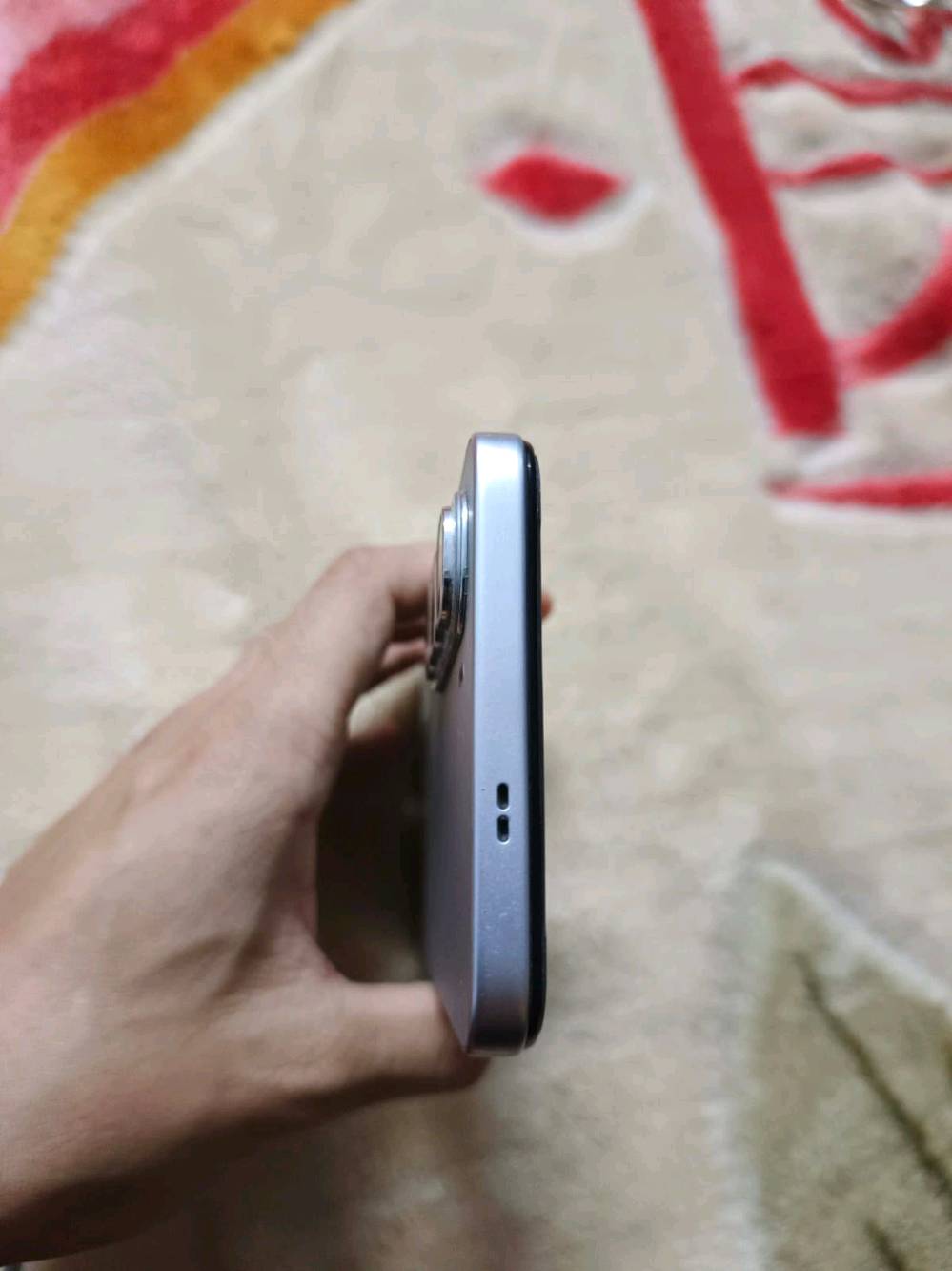 جهاز Infinix HOT 60i للبيع
مواصفات الجهاز 
بشاشة قياس 6.7 بوصة بمعدل تحديث 120 هرتز، وبطارية بسعة 5160 الشاشةالحجم: 6.7 بوصة.النوع: IPS LCD.الدقة: HD+ (720×1600 بكسل).معدل التحديث: 120 هرتز لتجربة سلسة.السطوع: 700 شمعة (تتحمل ضوء الشمس)  والذاكرةالمعالج ثماني النواة.ذاكرة الوصول العشوائي (الرام): من 4 إلى 8 جيجابايت.نظام التشغيل: أندرويد. الكاميراتالكاميرا الخلفية: بدقة 50 ميجابكسل.تصوير الفيديو: يدعم حتى دقة 1440 بكسل البطارية والتصميمسعة البطارية: 5160 مللي أمبير.سُمك الهاتف: نحيف بقيمة 7.7 ملم.الوزن: 188 جراماً.مقاومة الماء والغبار: معيار IP64 (ضد رذاذ الماء). مراجعة الهاتف وأداءه بشكل عملي 
سعر الجهاز 225وبيه مجال للطيبين 
التواصل على هاذا 
الرقم ***********