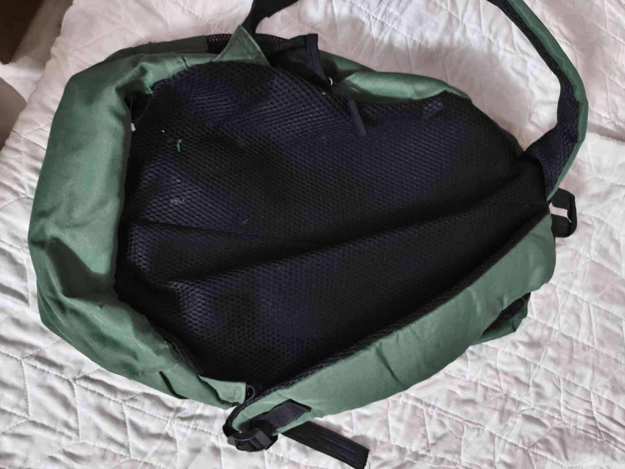 جنط مدرسيه عدد ٢ مال ثانويه
بالة أوربي نظيفات جدا مابيهم أي ضرر ماركه 
القطعتين ب١٥ ألف 
يتوفر توصيل لجميع انحاء العراق

