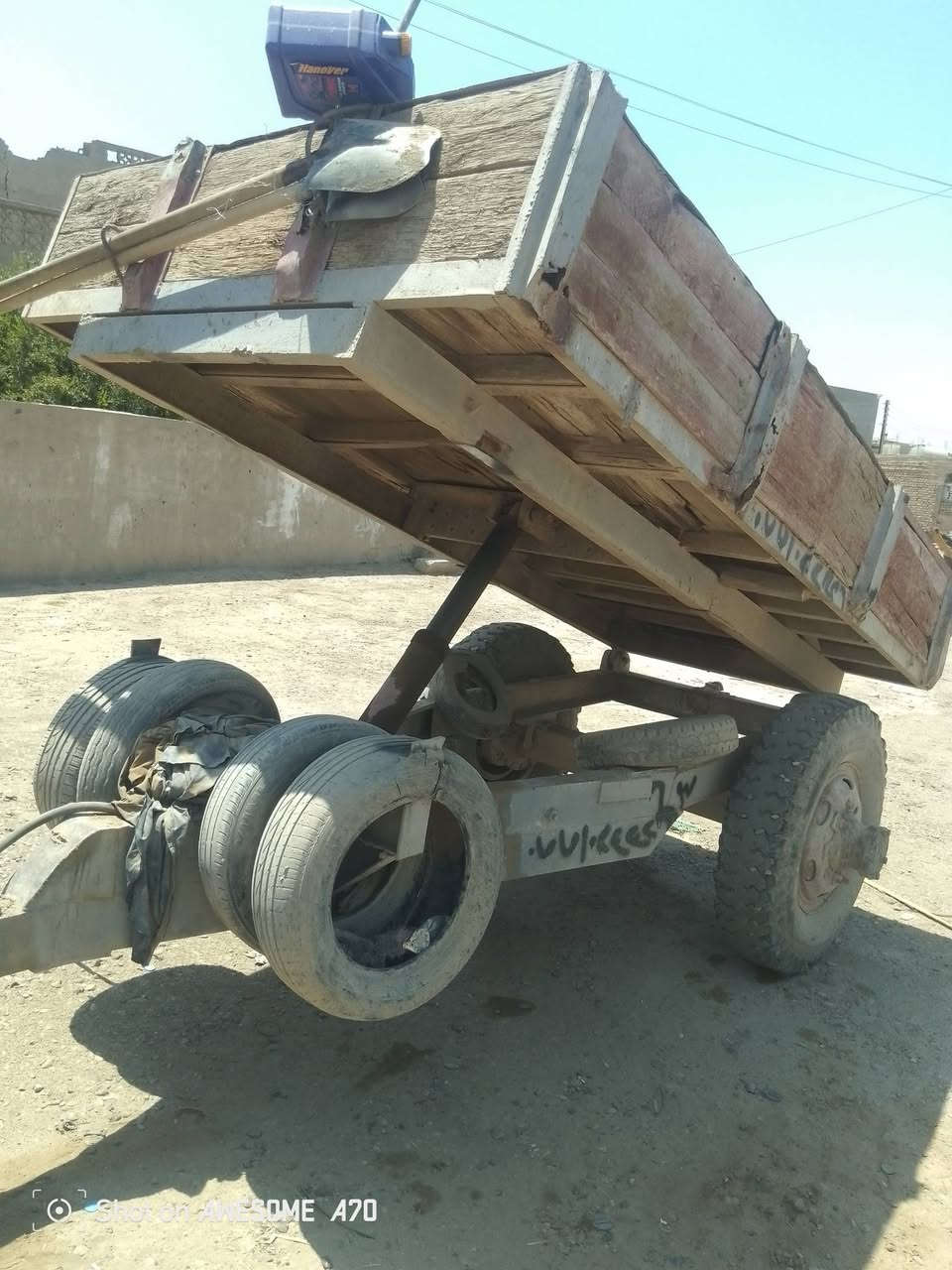 السلام عليكم مكينه عنتر موديل 86 بدون ارقام وسنويه عربانه فلوجه خشب سعرها 3500 وبيها مجال للشراي***********

نص مكتوب في الصور:
- Shot on AWESOME A70