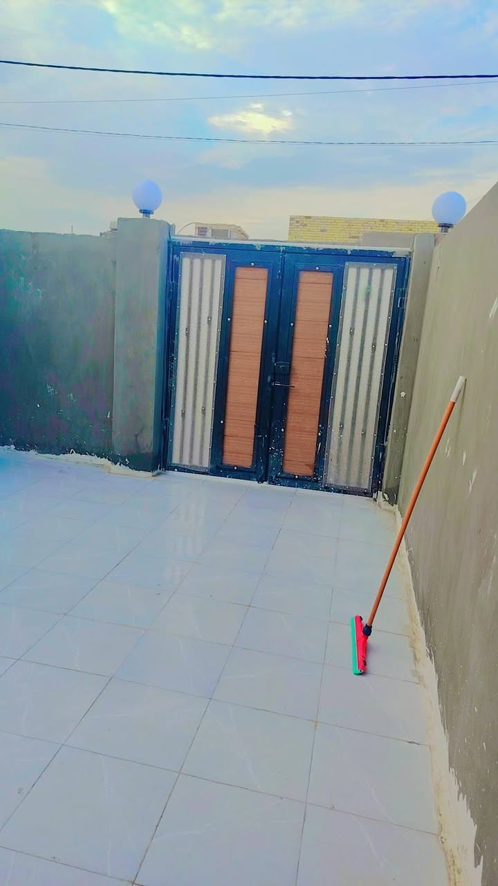 بيت للبيع في الأمين مقابل سفينة النجاة المساحة125متر غرفة وصالة ومطبخ وصحيات داخلية وخارجية السعر 37 مع المجال البسيط ***********الاتصال ع الرقم للاستفسار
