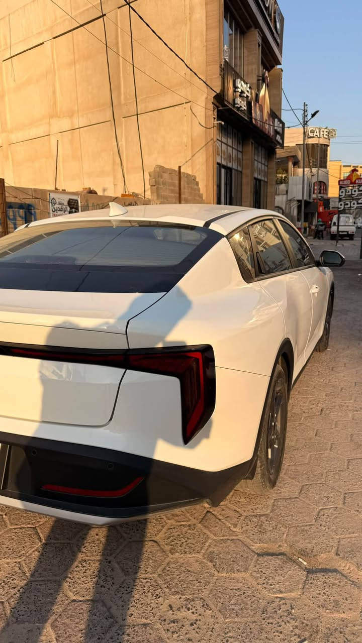 السلام عليكم سيارة للبيع K4 خليجي ماشية 23كم قابلة للزيادة...
ملاحظة بيها bdr بالبنيد بسيط مثل ماموضح بالصورة
 بدون قطرة صبغ 
محرك 2000 دوش
للاستفسار على الرقم حصراً ***********
التواجد بمركز البصرة

