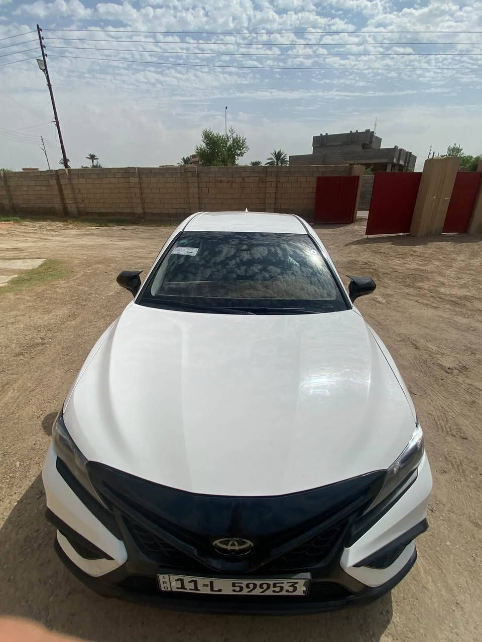 سلام عليكم توجد كامري 2022
1 فئه SE
2 رقم بغداد خصوصي 
3ألون ابيض 
4المقاعد جلد اسود 
الممشي km 107
مواصفات فول ما عدى الفتحه 
السياره كفاله فقط بيها رصعه بل بنيد السياره شوفت عينك هيه تحجي ما اسولف اني تجي  تشوفها وتاخذ سونار ايشي يعجبك وين ما تريد روح جيك بيك خير ودلل 
مكاني الأنبار _ الرمادي 
السعر 198 وبيها مجال بسيط 
📞 هاتف ***********
