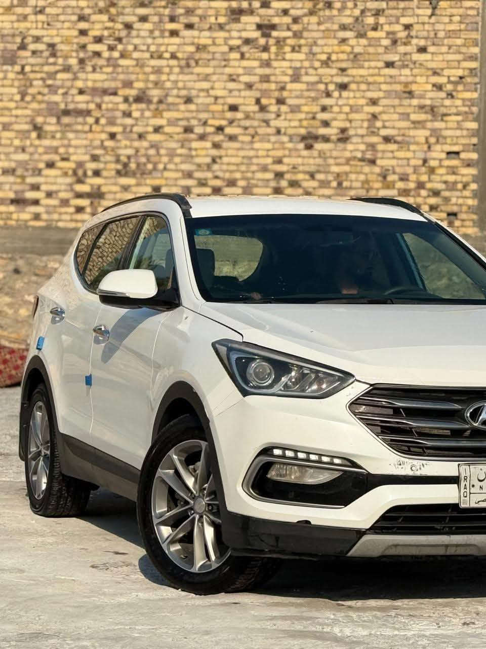 هونداي سنتافي خليجي كفالة عامة من الضربة والصبغ
رقم بغداد  شرط التحويل 
فول مواصفات السيارة ماعدا البانوراما
محرك 6 سلندر مكفول 
السيارة  7 راكب
ثلاث قطع تبريد
حساس امامي خلفي 
شاحن واير ليس
شاشة ايباد 
لايت زنون  
اشاير بلمري
مري كهرباء
تبريد ثلج 
حداده امامي وخلفي شرط الفحص جديده
سيارة جديده بمعنى الكلمة تجي وتشوف بعينك مابيها اي نقص 

العنوان السماوة مركز المدينة 
الاستفسار الاتصال على : 
‏‭***********‬

