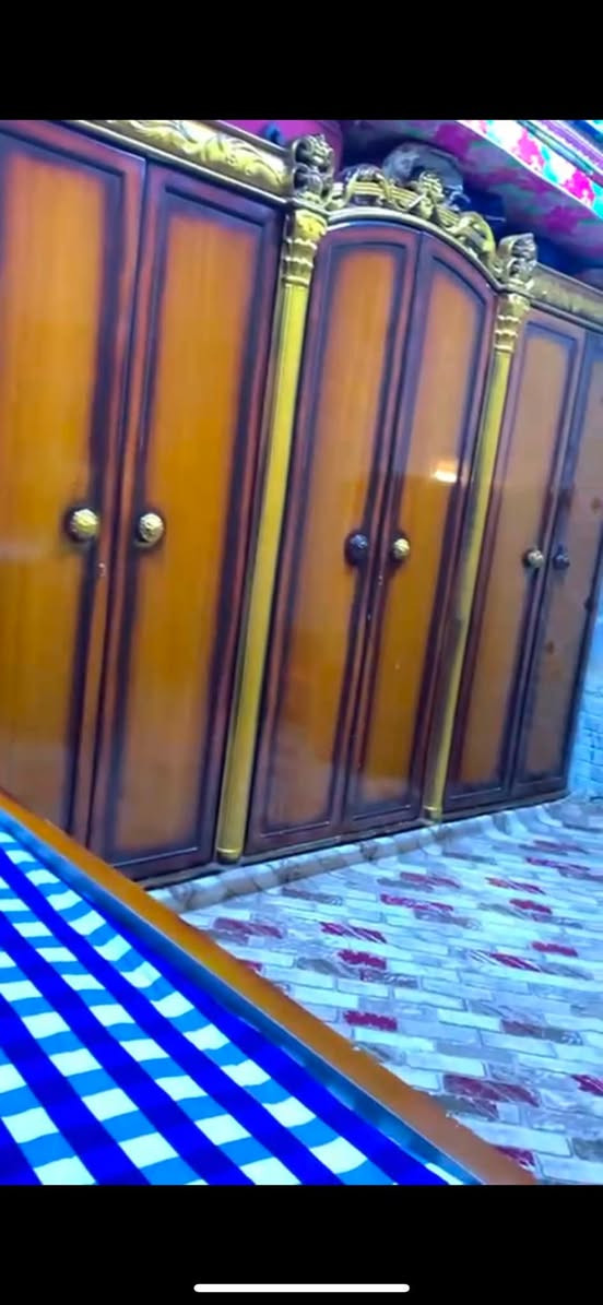 كنتور ٦ بيبان كويتي الاصلي  وياه ميز مرايا للتواصل بصره الزبير
***********
