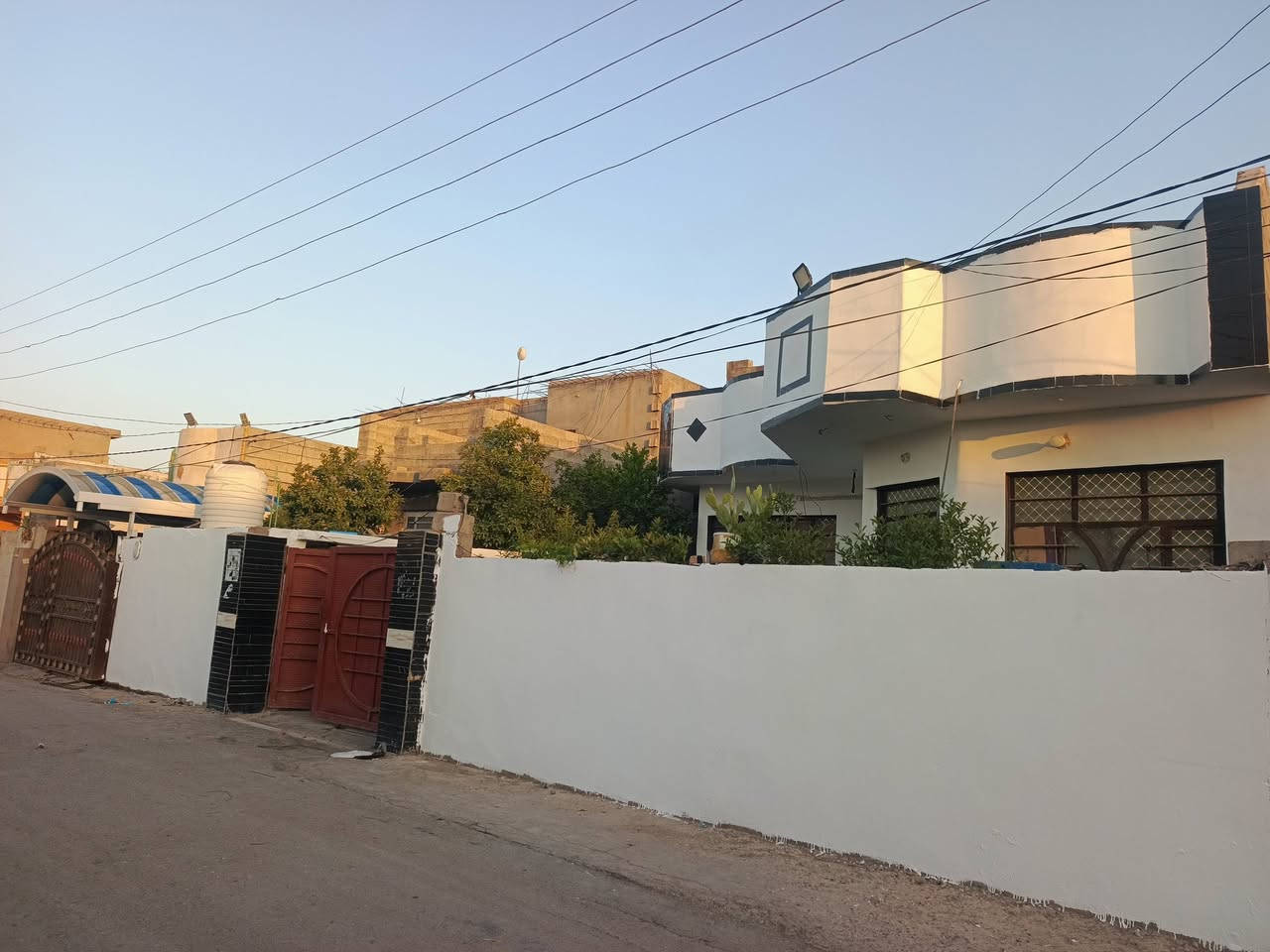 بيت البيع بحي المصطفى المساحه 250 متر تبليط مجاري خدمات فول الاستفسار اتصل وتدلل ***********
