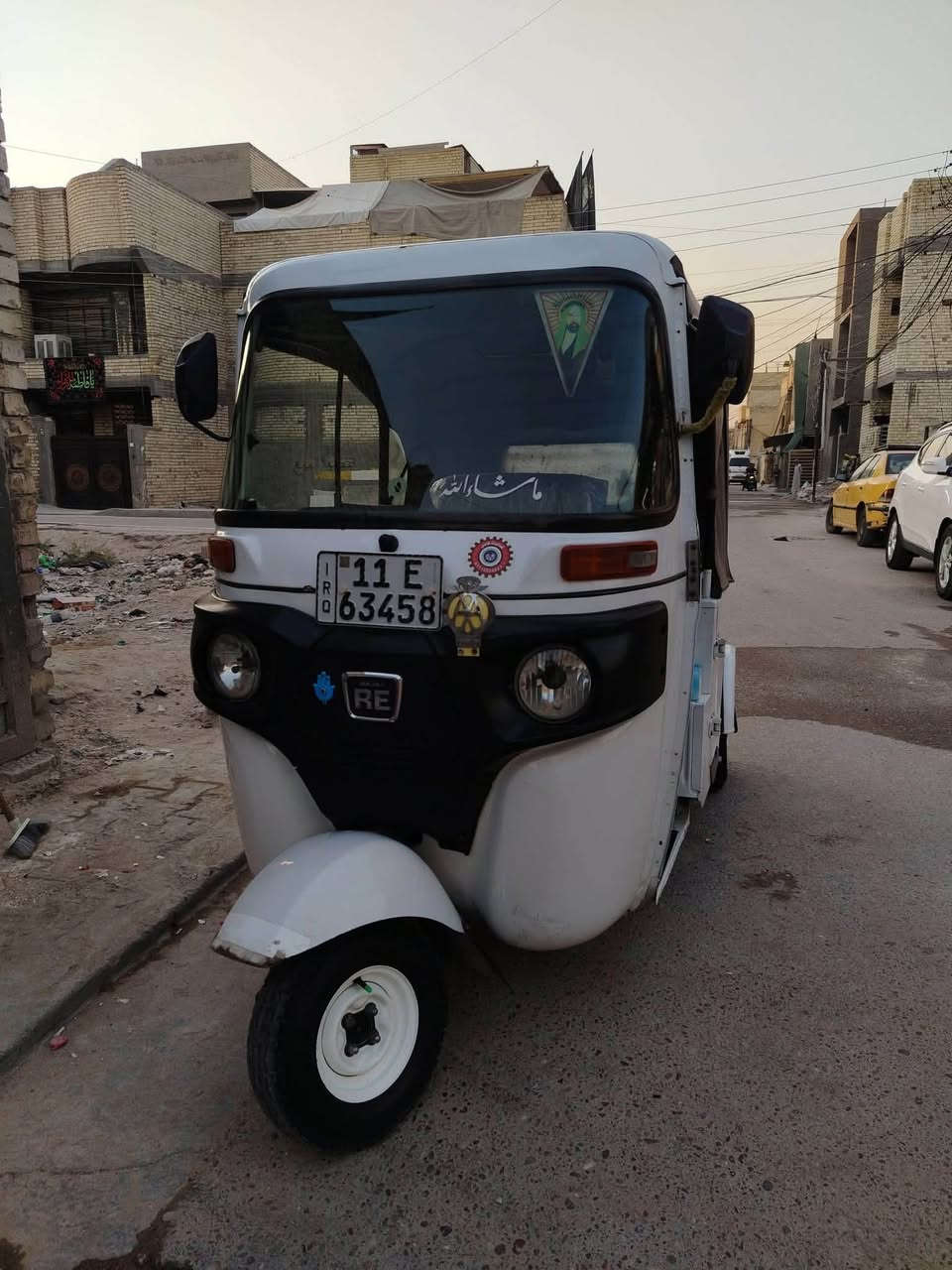 السلام عليكم تكتك للبيع موديل 2021 معمره دوس بيها بارد ب صفحه وبارد جوه البك لايت الخلفي وبارد ب لغد لايت زنون مكينه خير من الله مبدله زنجيل فقط للتواصل ***********
