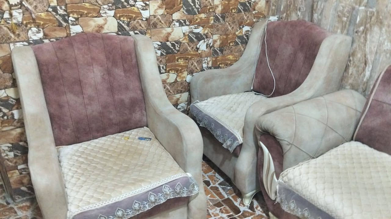 السلام عليكم
للبيع  10 مقاعد و7 مقاعد 
الاتصال بالرقم ***********

