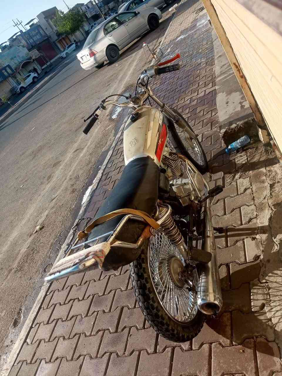 بسم الله يوجد موطور للبيع سعر 200 وبيه مجال للاستفساراتصل ***********
