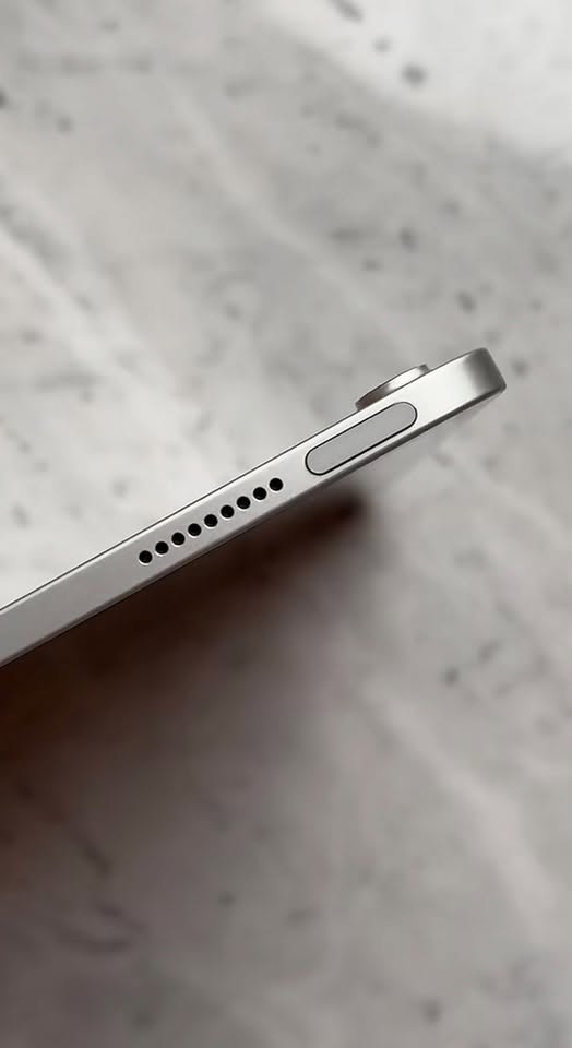 ايباد  الجيل العاشر  جهاز مشحون 60 مره بطاريه 🔋 100 بعده بضمان الوكاله يخلص شهر ال 11  الجهاز كلش نضيف كفاله من الشخط سعر 375   كامل ملحقات ***********
