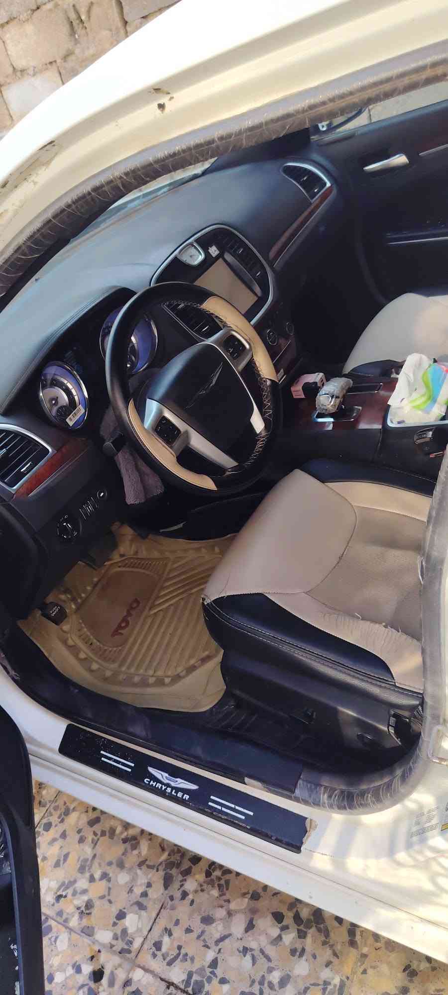 سلام عليكم للبيع كرايسلر اوباما ٢٠١٤ رقم سليمانيه بأسمي تحويل وارد كندي الايرباكات سليمه بيها تبديل جاملغ امامي فقط والباقي كفاله محرك ٦ سلندر ٣٦٠٠ كير ماوس٨ سرعات اكسل وعربانه خلفيه مال موديل حديث ٢٠١٨ حصرا توني مبدلها وحداده من طول لطول توني مبدلها تخم تاير لايت زنون كاملة ترايك لسليمانيه والسياره باسمي ورايد تحويل رايدها ١٥٠ وبيها مجال مكاني بصره وهذا رقمي *********** خابرني متوفر واتساب
