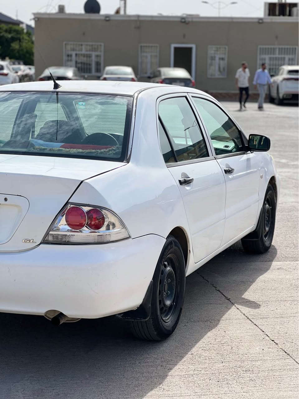 لانسەر ٢٠٠٧ گیرو مەکینە تەبردی بەشەرت 
سەیارەکە هیچ مەسروفی تیدا نیە 
٤ تایەی نوێی لەسەرە حیزام نیە بە حیزام دەیفرۆشم سەقفو شانی بەشەرت 
*********** أربيل, العراق
