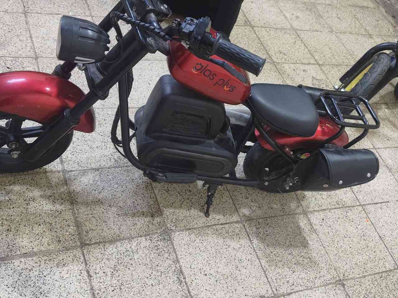 دراجه شحن جديده مامستعمله هواي سعر 250 وبيها مجال
***********
