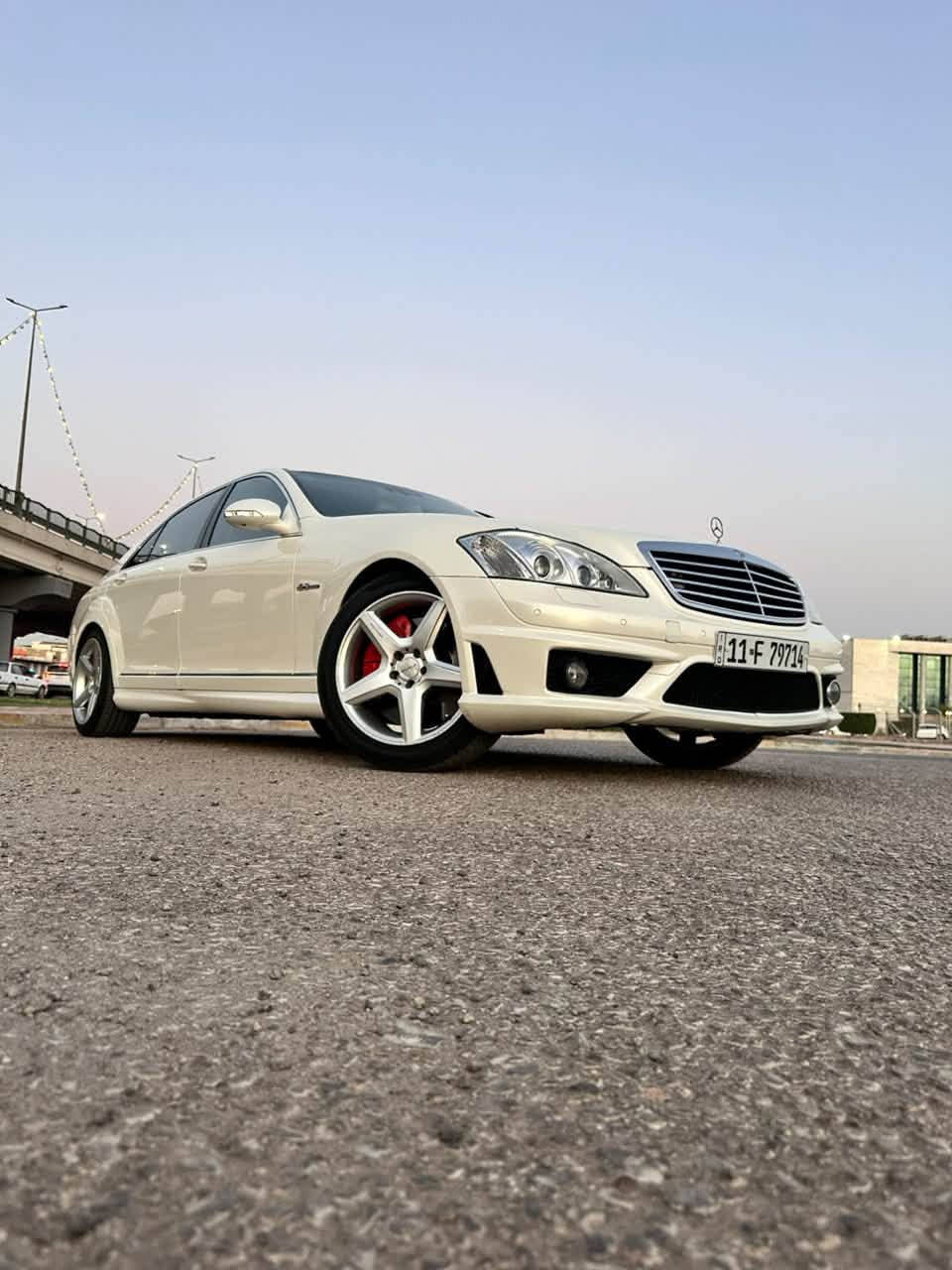 ياالله للبيع فقط 
لعشاق الفخامة والتميز
تريد شي مميز ورخيص توكل
S63 اصل وفصل
موديل 2008 وارد يابان بيها قطعتين صبغ  و2 كلير بدون داخل
السياره AMG اصل وبيها نصبه تخبل
رقم بغداد دولي 
محرك بلاد 6300
ماشيه 121 الف كيلو
السياره جاهزه بدون اي نقص وكل اوبشناتها شغالة
وبدون اي مسج
كشنات 4 كهرباء وخزن وتبريد وتدفئة 
بيبان شفط
تبريد ثلج ❄️ منضومة جديده
جنطه كهرباء
ناضور ليلي كروز سرعه
دبلات هيدروليك شغاله 
تحكم ستيرن كأمره خلفيه 
حساسات امامي وخلفي
حداديه امامي وخلفي جديده 
تخم تاير جديد ستوني شاده
مكينه وكير جدد 
كهربائيات كله شغاله وبدون نقص
تجاوي كهرباء كشنات مساج
بصمة أبواب 4 دخول ذكي
گزوز AMG وبيها صوت يخبل رعب بلاد
فجوج بريك AMG 
وبعد هواي بيها مواصفات 
السعر 168$وبيها مجال بسيط جدا مكاني كربلاء المقدسة 

***********
