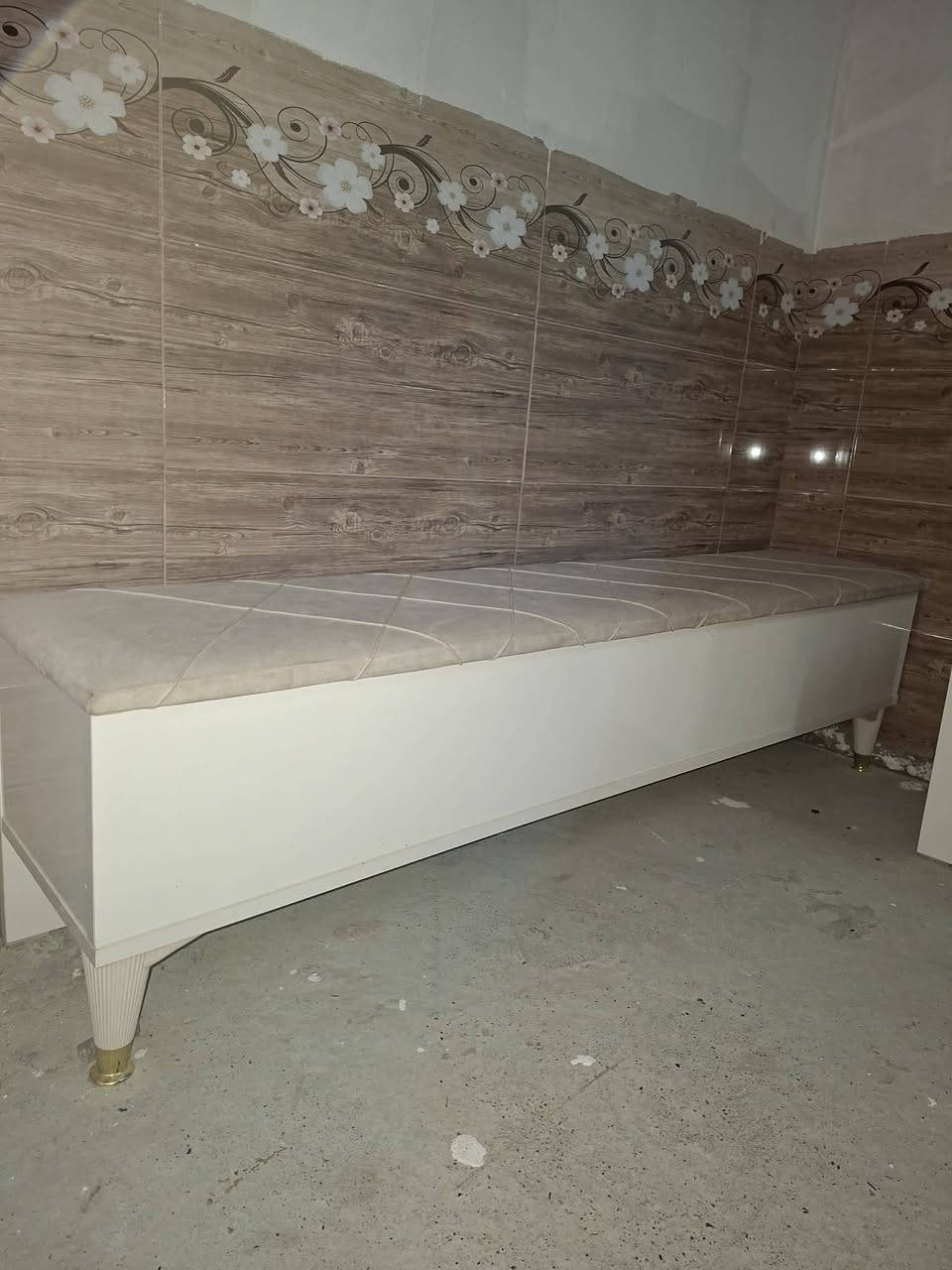 غرفة نوم ٧ قطع ٣٥٠ الف بدون دوشك 
***********
