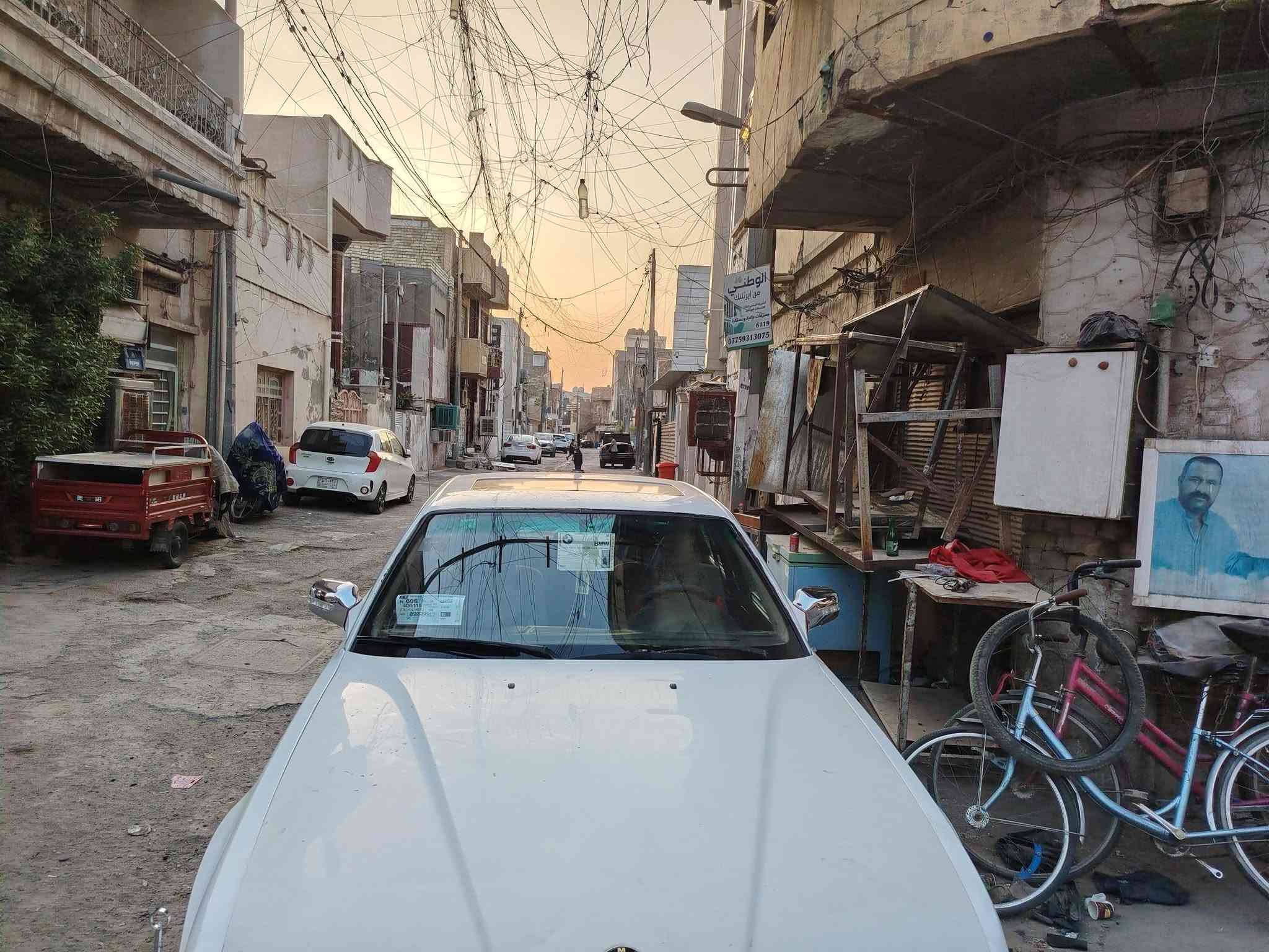 السلام عليكم موديل 92 حجم 730  تحويل ثاني يوم مكينة بيهة لاستيك ولف بس اول متشغل تبخر شوية وتكطع بدون تنقيص كير اوتو السيارة موضح كلشي بالفيديو عوزهة ترتيب بسيط السعر ٢٧ المكان بغداد ***********
