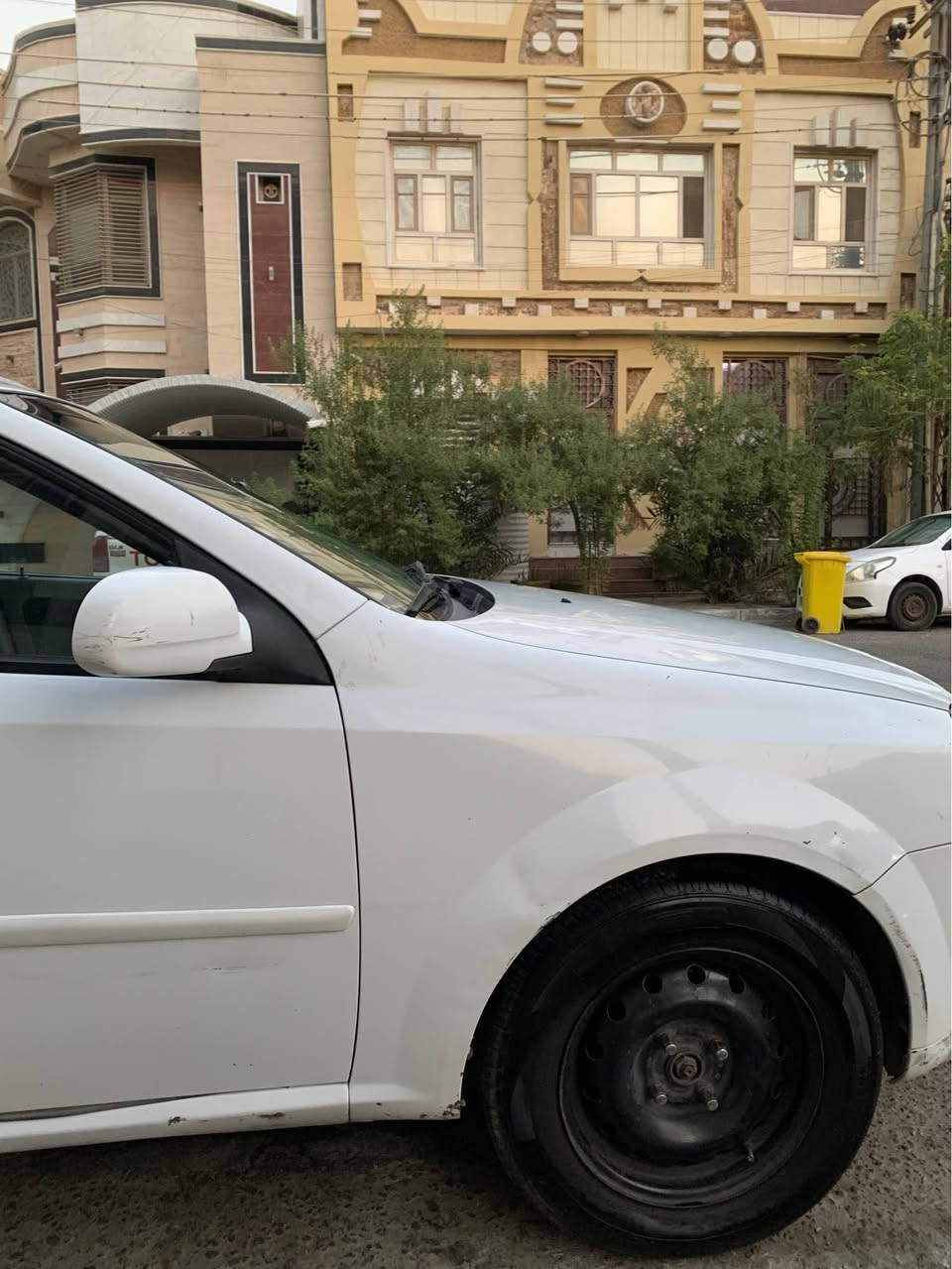 السلام عليكم اوبترا موديل 14 رقم بصرة تحويل ثاني يوم  . بديها غير مكفول بيها ضربات كما موضح بالصور وتبديل باب الخلفي الايمن اكفلها من الكص ومن العيب الشرعي
مكينة وكير وتبريد وكهربائيات خير من الله شغل واطلع وين مايعجبك . السيارة يحتاجلها ترتيبات للبدي 
سنويتها تنتهي نهاية ال ٢٠٢٨ المكان البصرة سعرها ٦٨ وبيها مجال *********** البصرة, العراق
