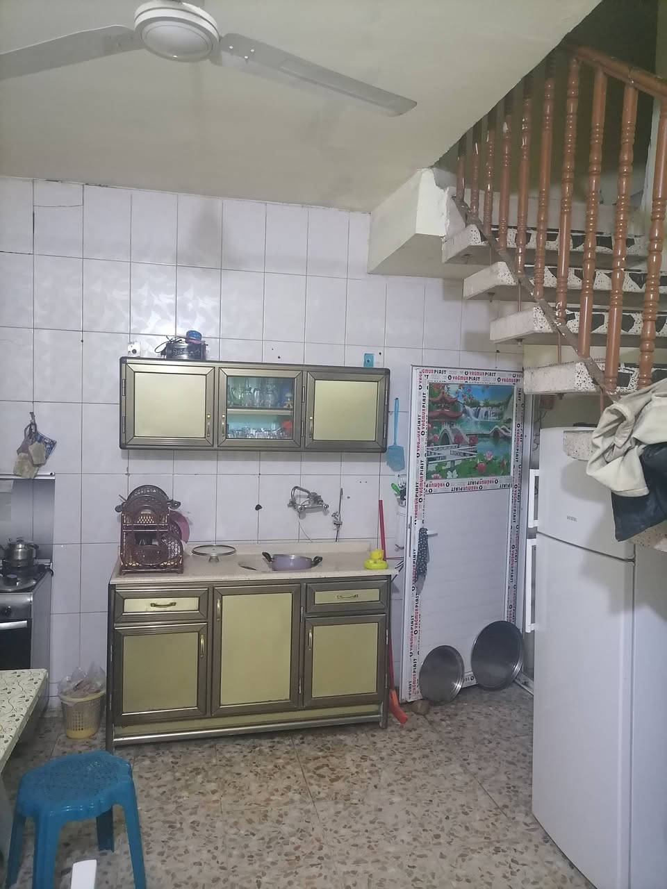 السلام عليكم بيت للبيع طابقين 100متر مربع واجهة 5نزال 20 طابقين مسلح بناء طابوق جمهوري 3نوم استقبال كراج هول داخلي حمامات 2 بيتونة عالي عن الشارع جاهز للسكن ممكن تحويلة شقتين البيع مباشر من صاحب البيت بدون دلال وفتح البيان ثاني يوم @مكانه ديوان المخابرات قرب شارع 60 السعر 220 بي مجال استفسار ***********
