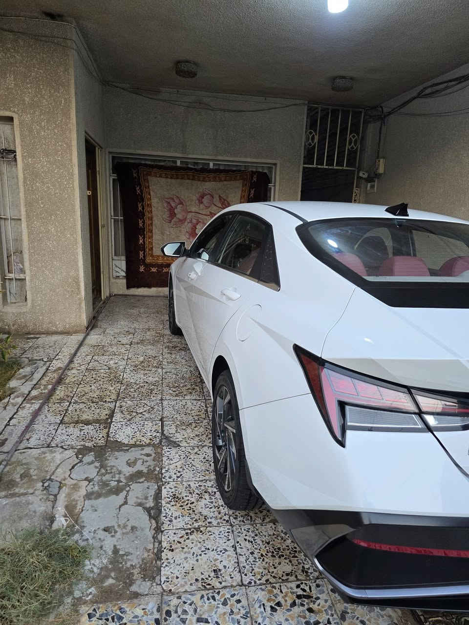 السلام عليكم الانترا موديل 2024 خليجي 
مكينه 2000 مواصفات معروفه للاتصال  ***********
