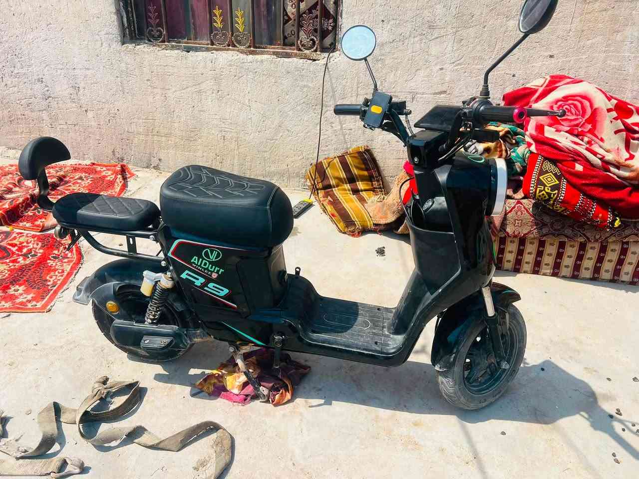 السلام عليكم دراجه R9 للبيع المكان البصره زبير شرط شغل السعر 350 وبيه مجال لاستفسار  *********** 
***********
