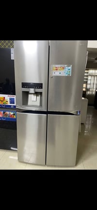 ثلاجة LG حجم كبير بحالة جيدة السعر 350 الف 07892424965