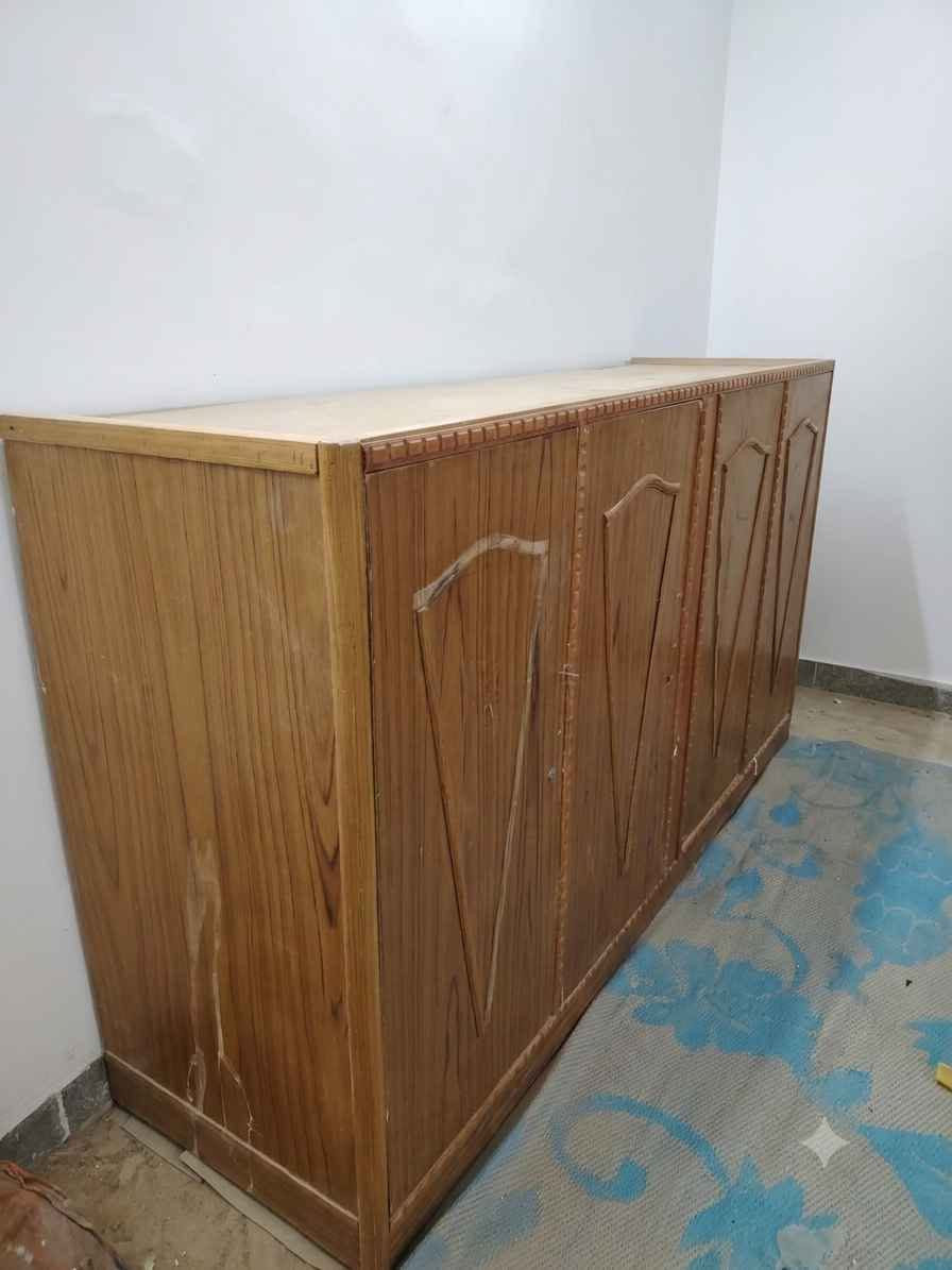 بوفيه خشب ارتفاع ١١٠ سم مع طول ٢ متر السعر ٤٥ مع مجال
الديوانيه حي التقيه
*********** ديوانية, القادسية
