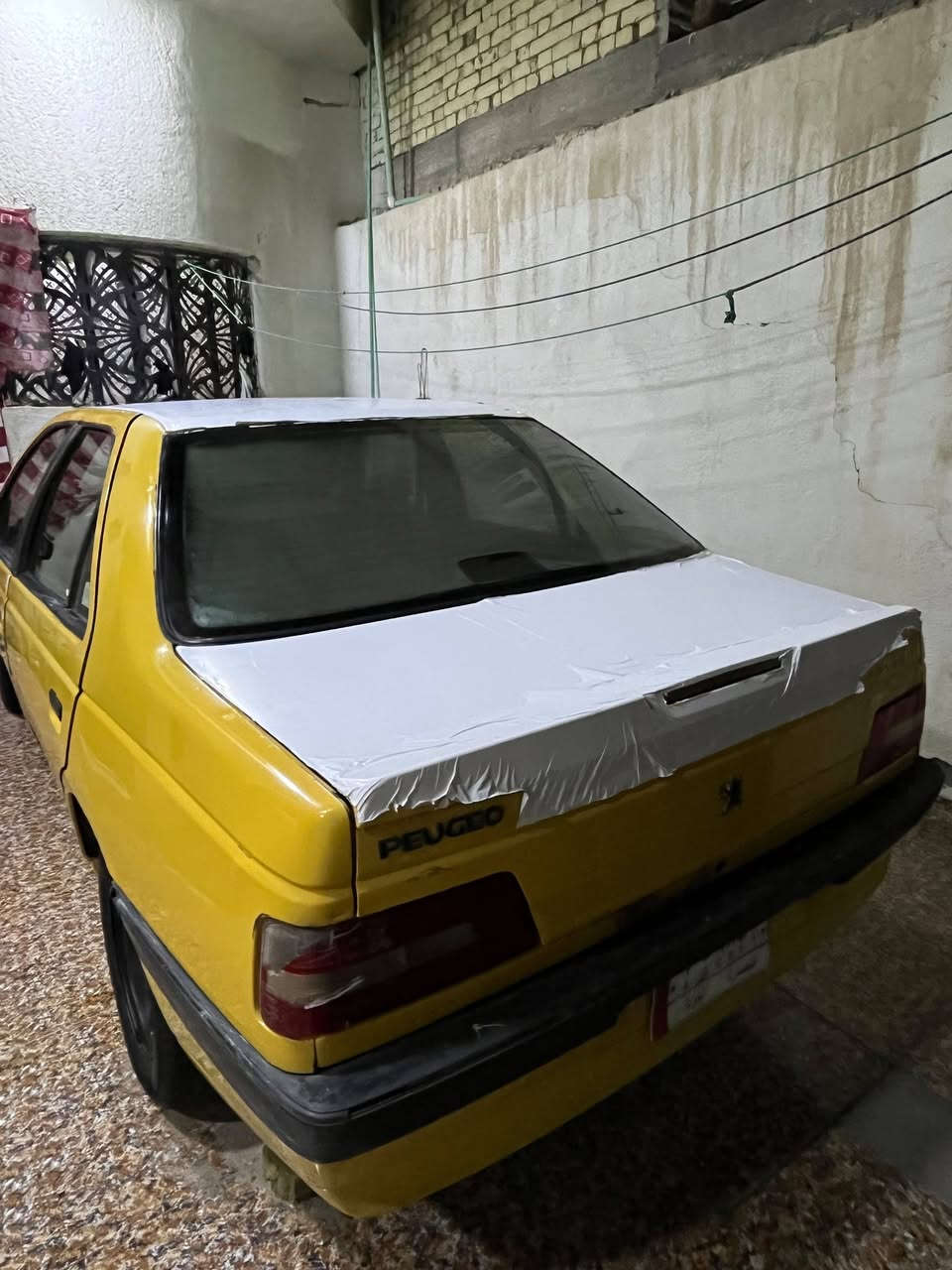 سلام عليكم بيجو 405 موديل 2015 سياره جاهزه من كلشي سعر 25 وبيها مجال العنوان بصرة رقم ***********
