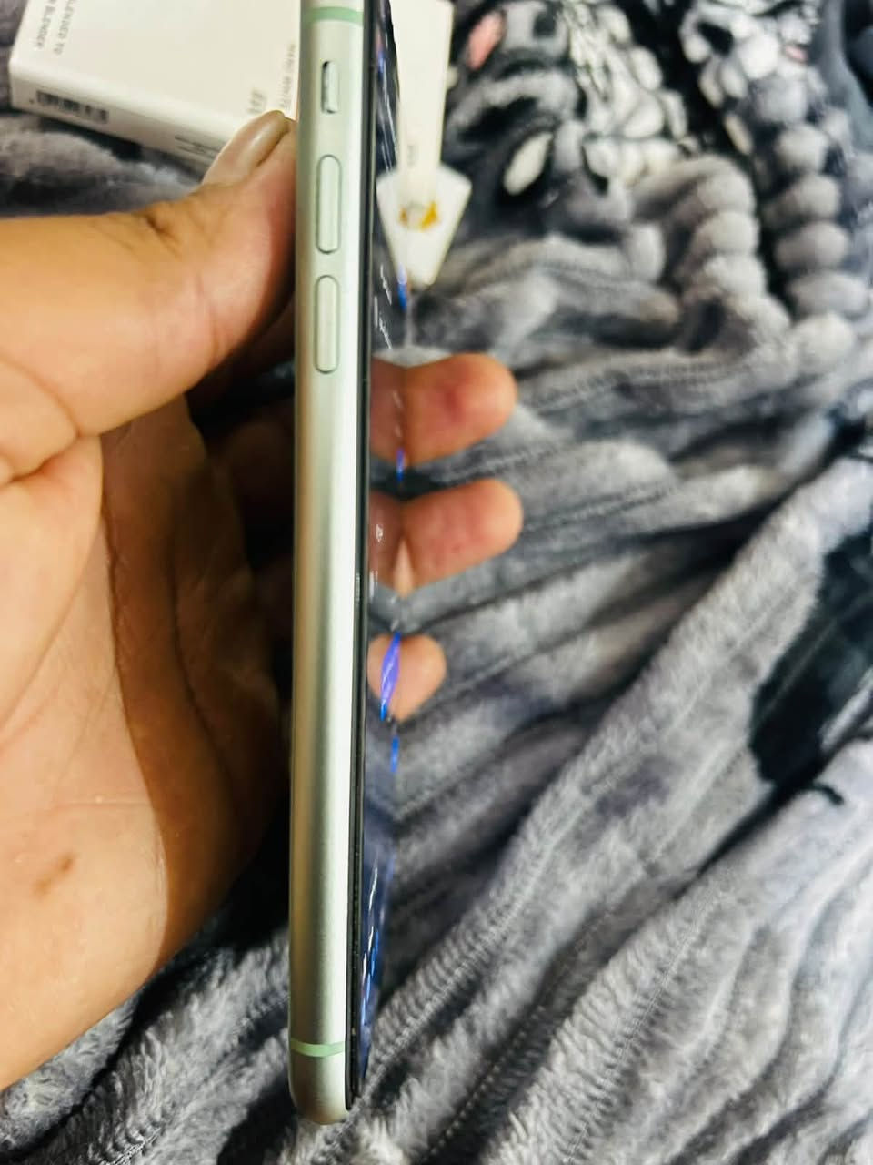 ايفون ١١ • ذاكره ١٢٨ • بطاريه ٧٣