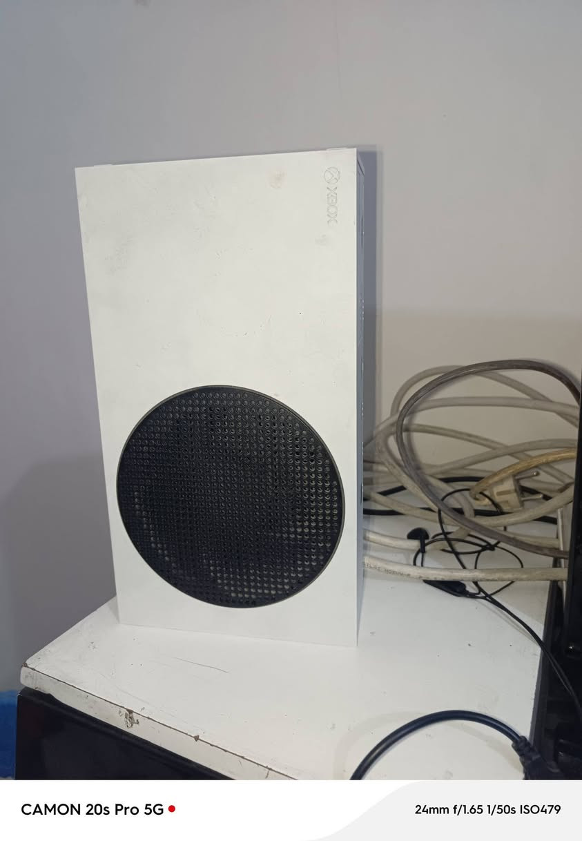 جهاز xbox series s أصدار 22
لوك ستكر ما مفتوح 

كاما ملحقات + الكارتون 

أستخدام قليل 

للتواصل ***********  بي واتس أب 

يوجد توصيل

